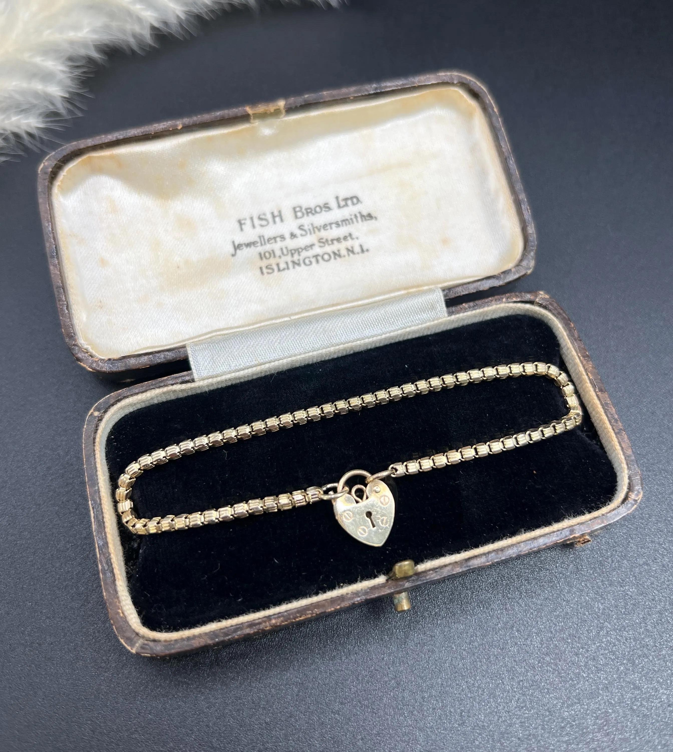 Antique 9ct Gold, Edwardian Fancy Snake Box Link Bracelet with Heart Padlock In condizioni buone in vendita a Brighton, GB