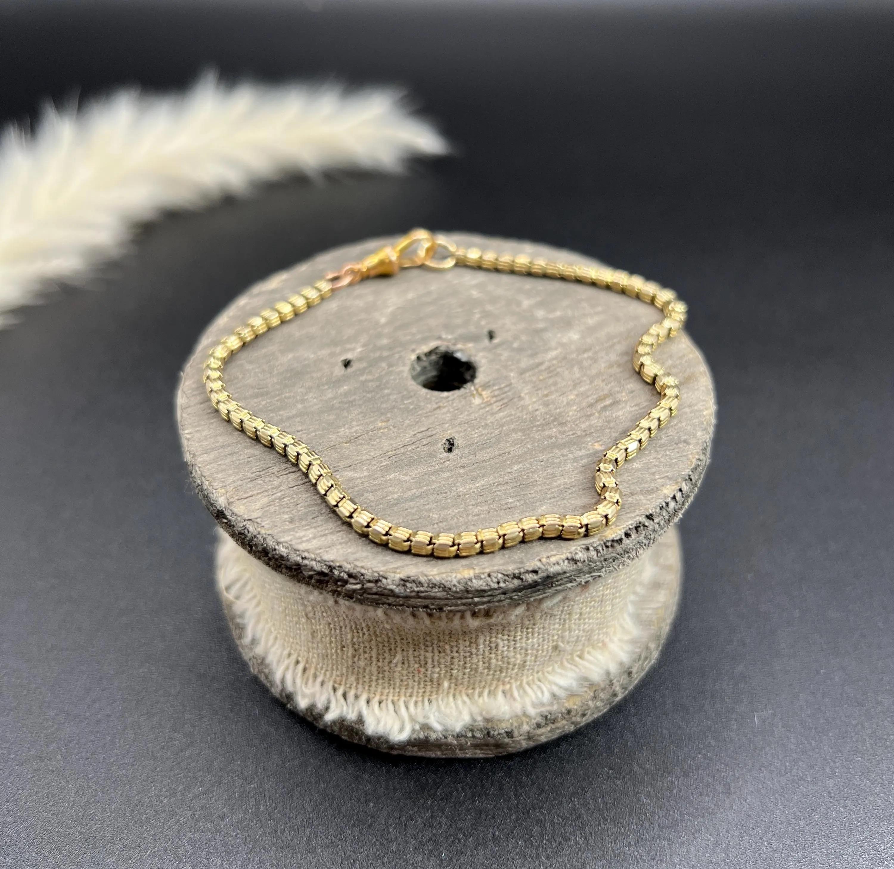 Bracelet ancien en or 9ct, de style édouardien, à maillons serpents fantaisie avec fermoir pivotant Unisexe en vente