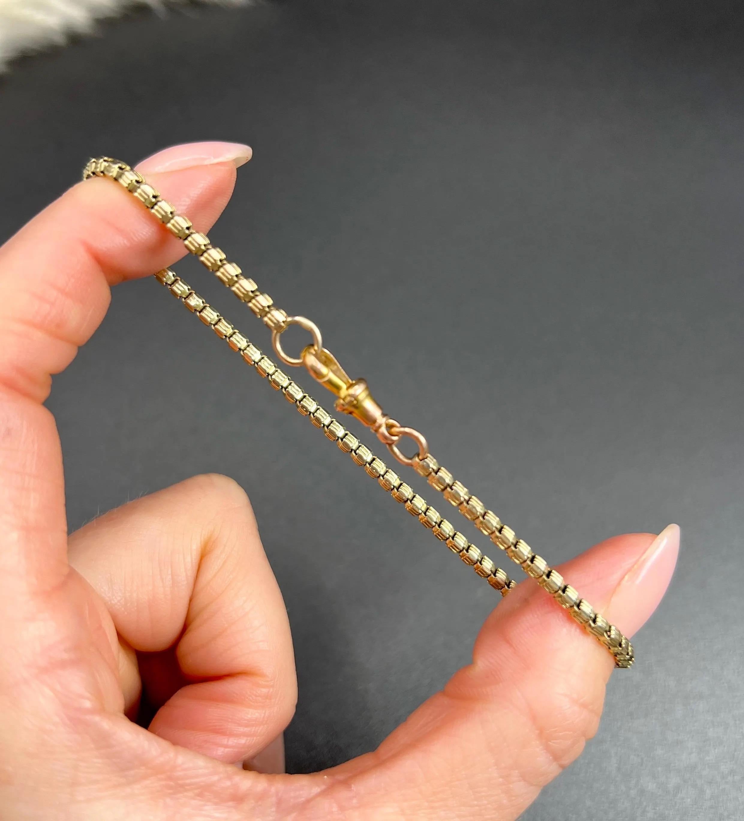 Bracelet ancien en or 9ct, de style édouardien, à maillons serpents fantaisie avec fermoir pivotant en vente 1