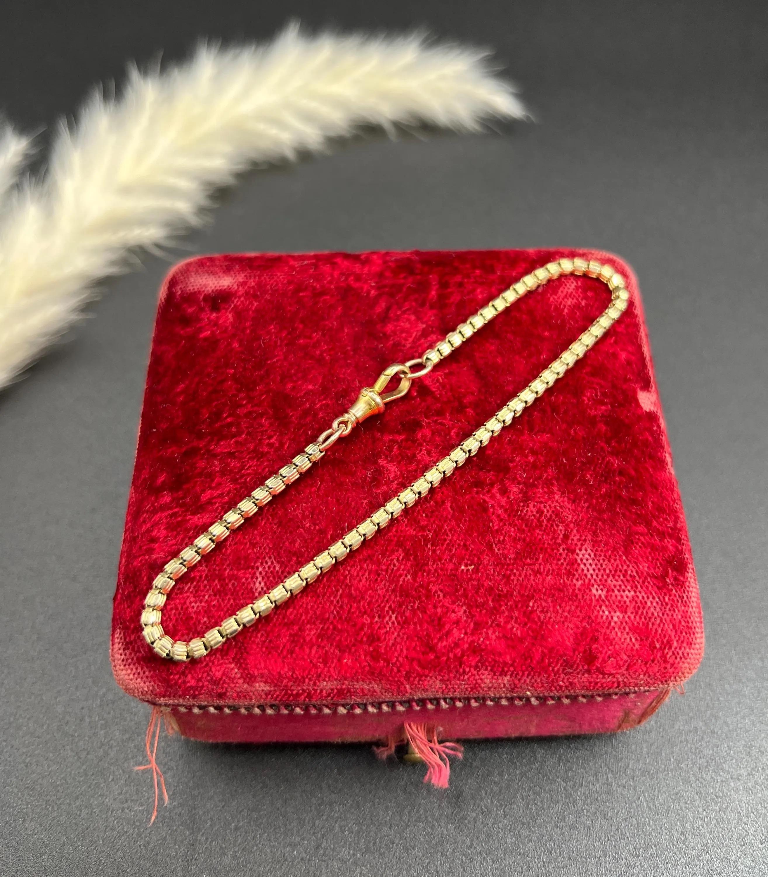 Bracelet ancien en or 9ct, de style édouardien, à maillons serpents fantaisie avec fermoir pivotant en vente 2