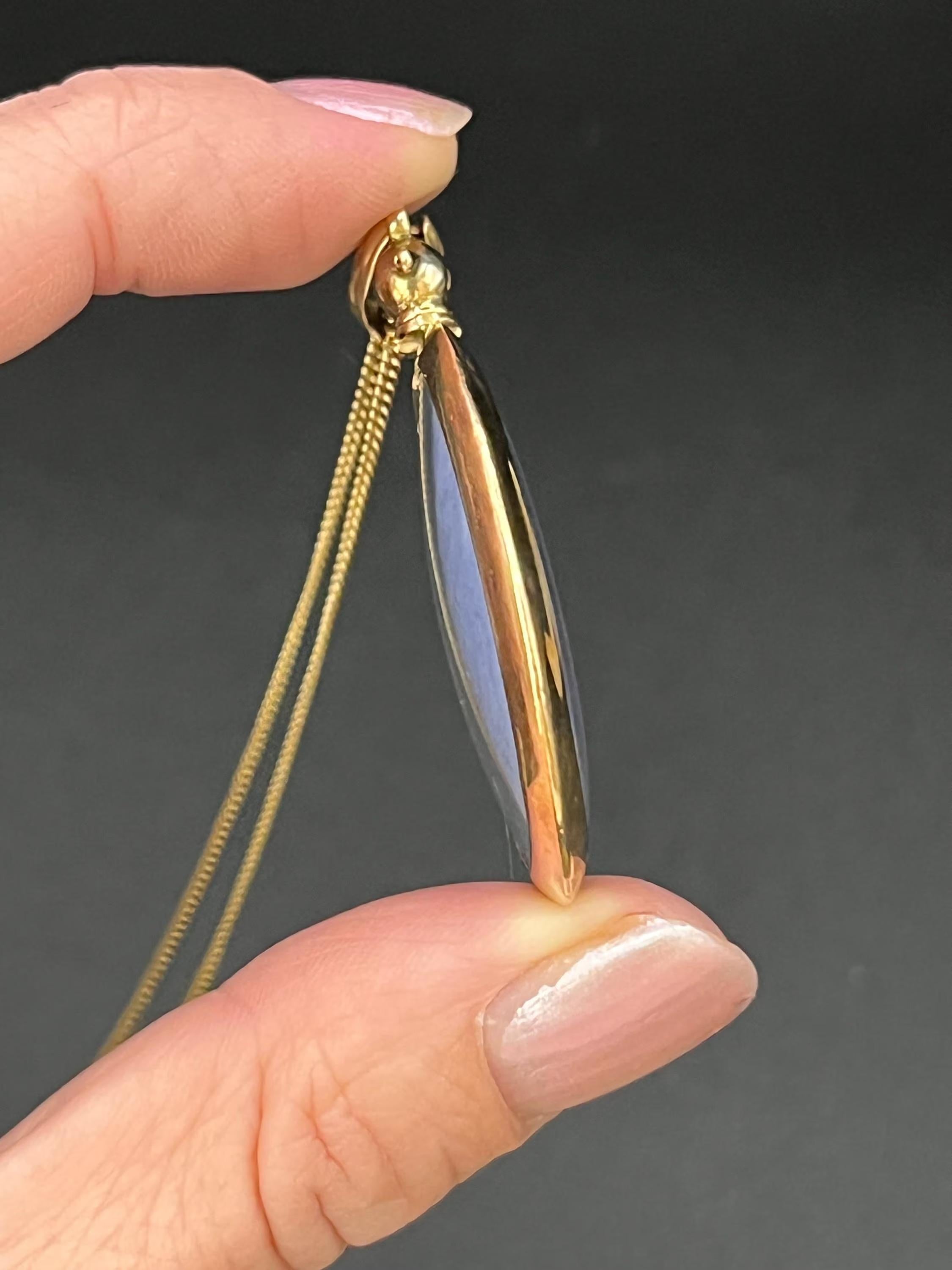 Antique 9ct Gold, Edwardian Glass Open Locket Pendant, Circa 1900 For Sale 2
