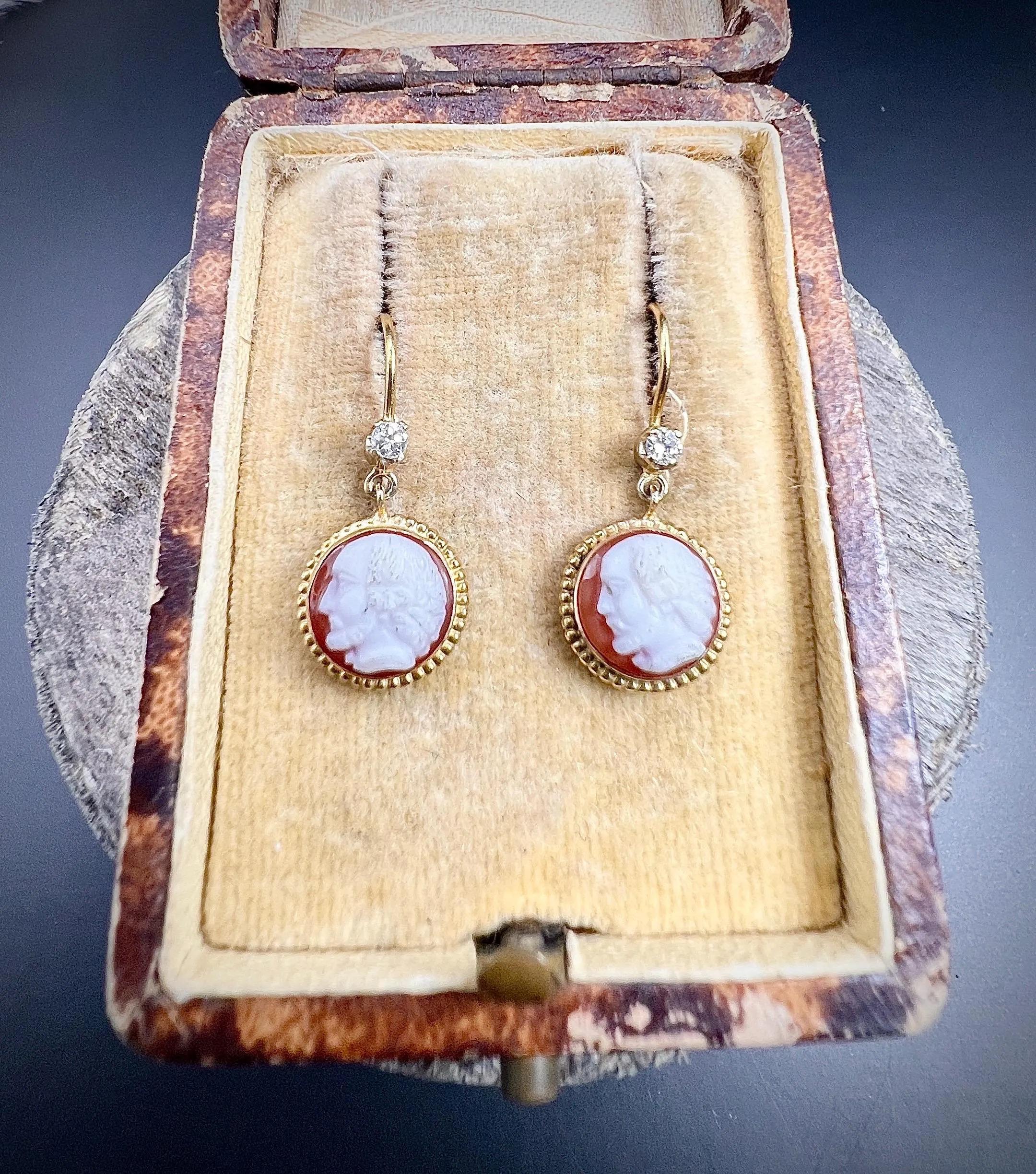 Édouardien Antiquities 9ct Gold, Edwardian Hardstone Shell Cameo & Diamond Dangle Earrings en vente