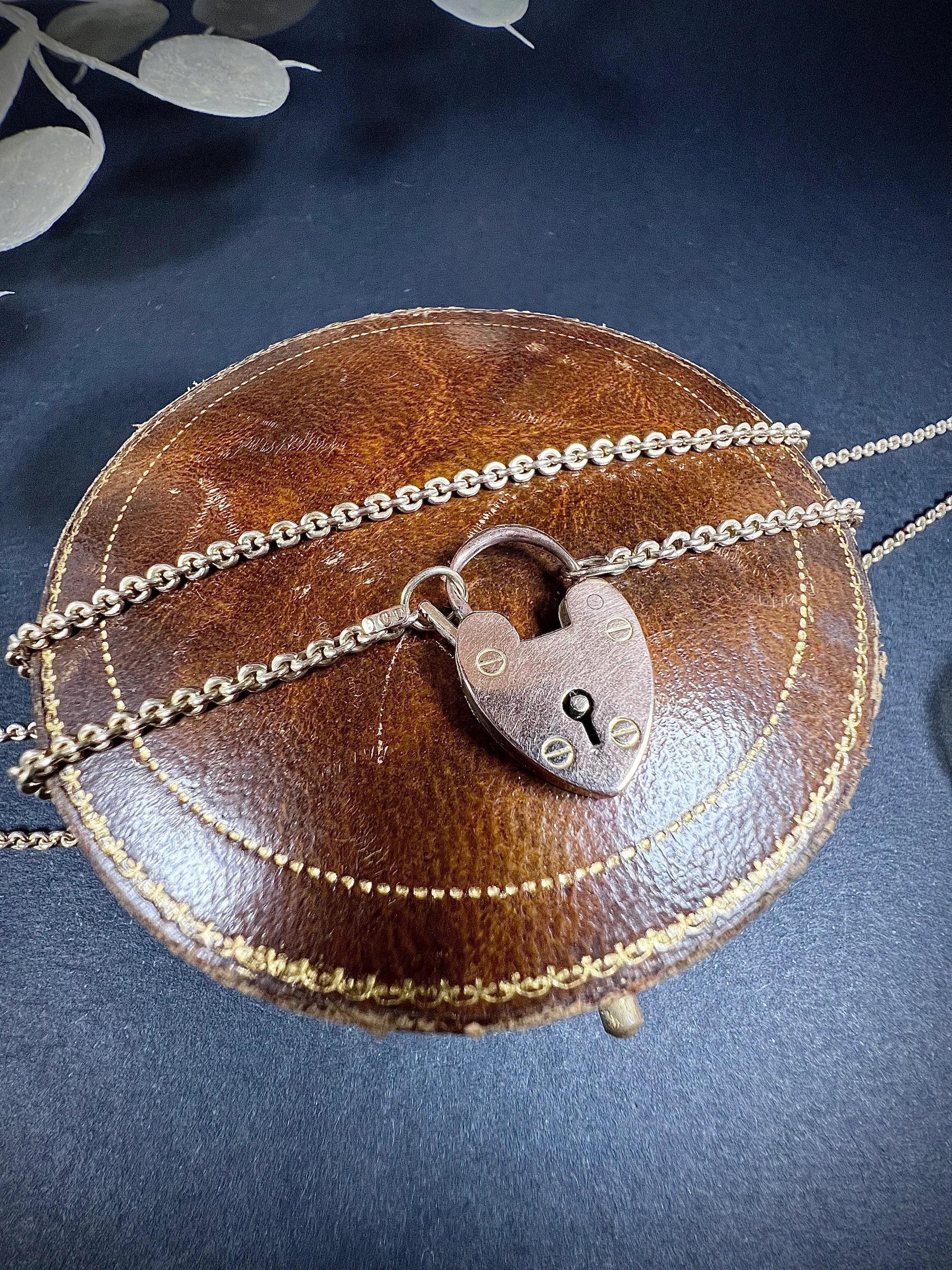 Collier ancien en or 9ct Edwardian avec cadenas en forme de coeur Bon état - En vente à Brighton, GB