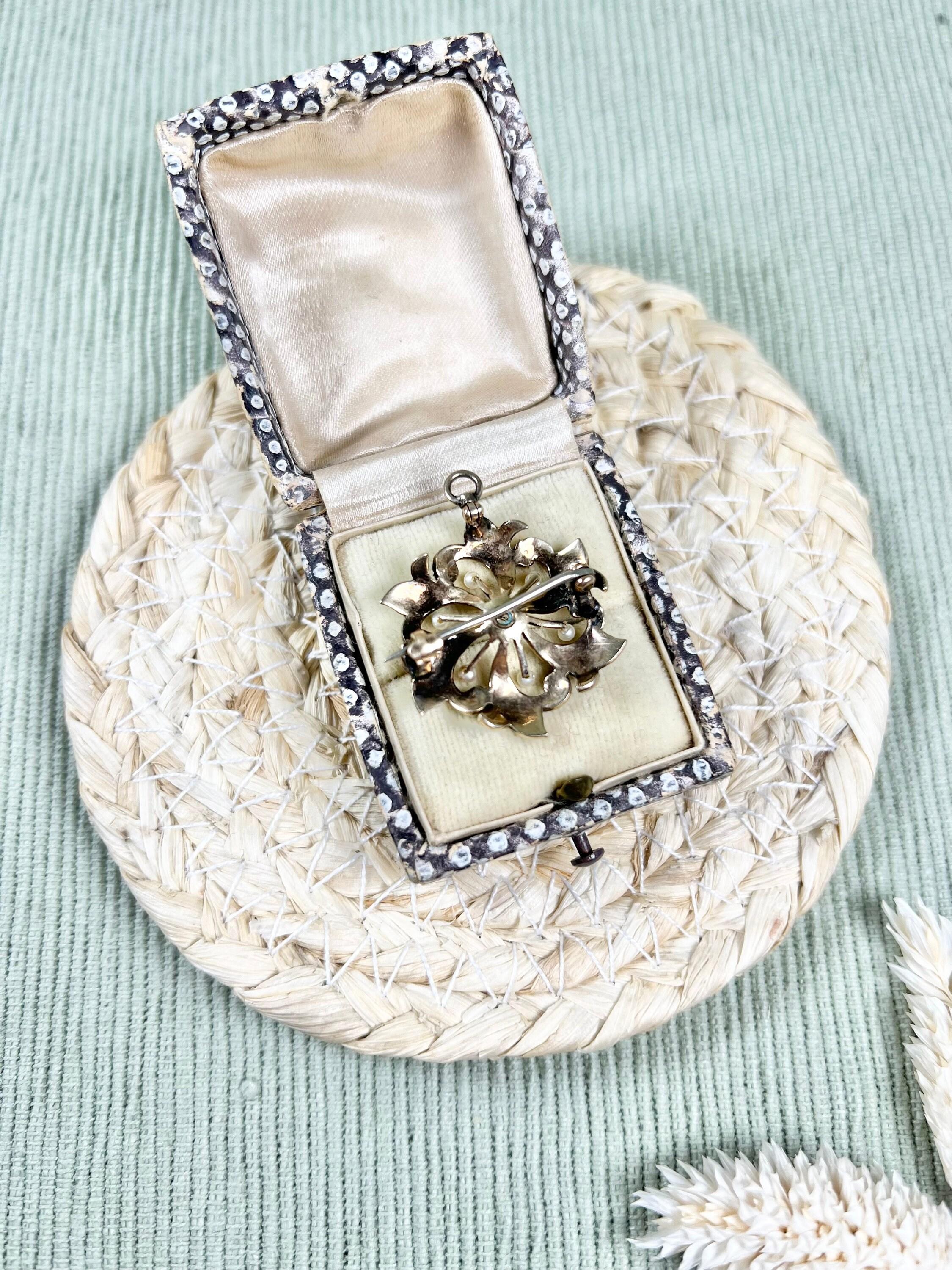 Antiker edwardianischer Perlen- und Diamant-Blumenanhänger/Brosche aus 9 Karat Gold für Damen oder Herren im Angebot