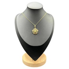 Antiker Anhänger/Brosche aus 9-Karat-Gold im edwardianischen Stil mit Peridot und Saatperlen