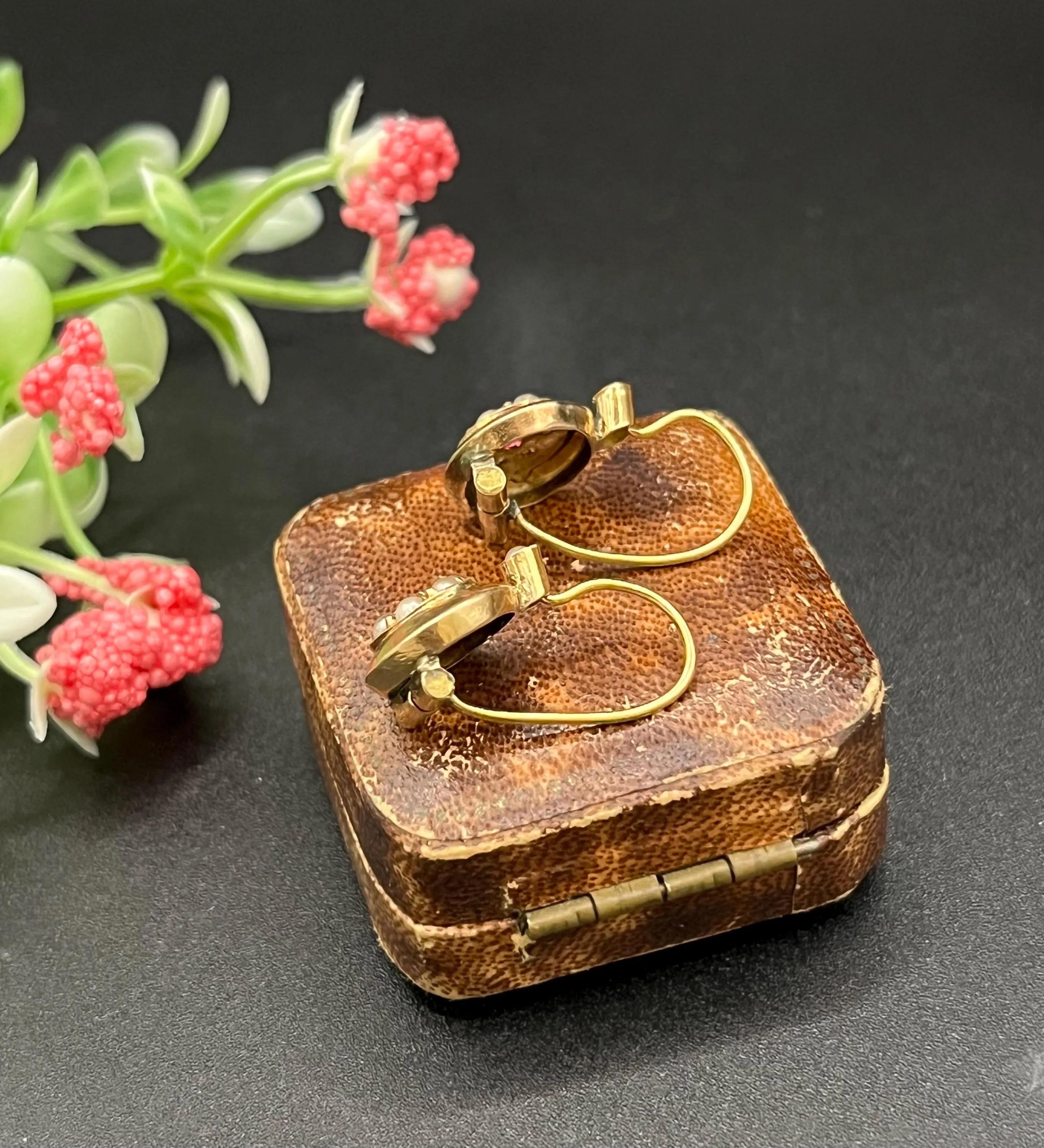 Boucles d'oreilles anciennes en or 9ct, Edwardian Rubis et Perles, Circa 1910 en vente 1