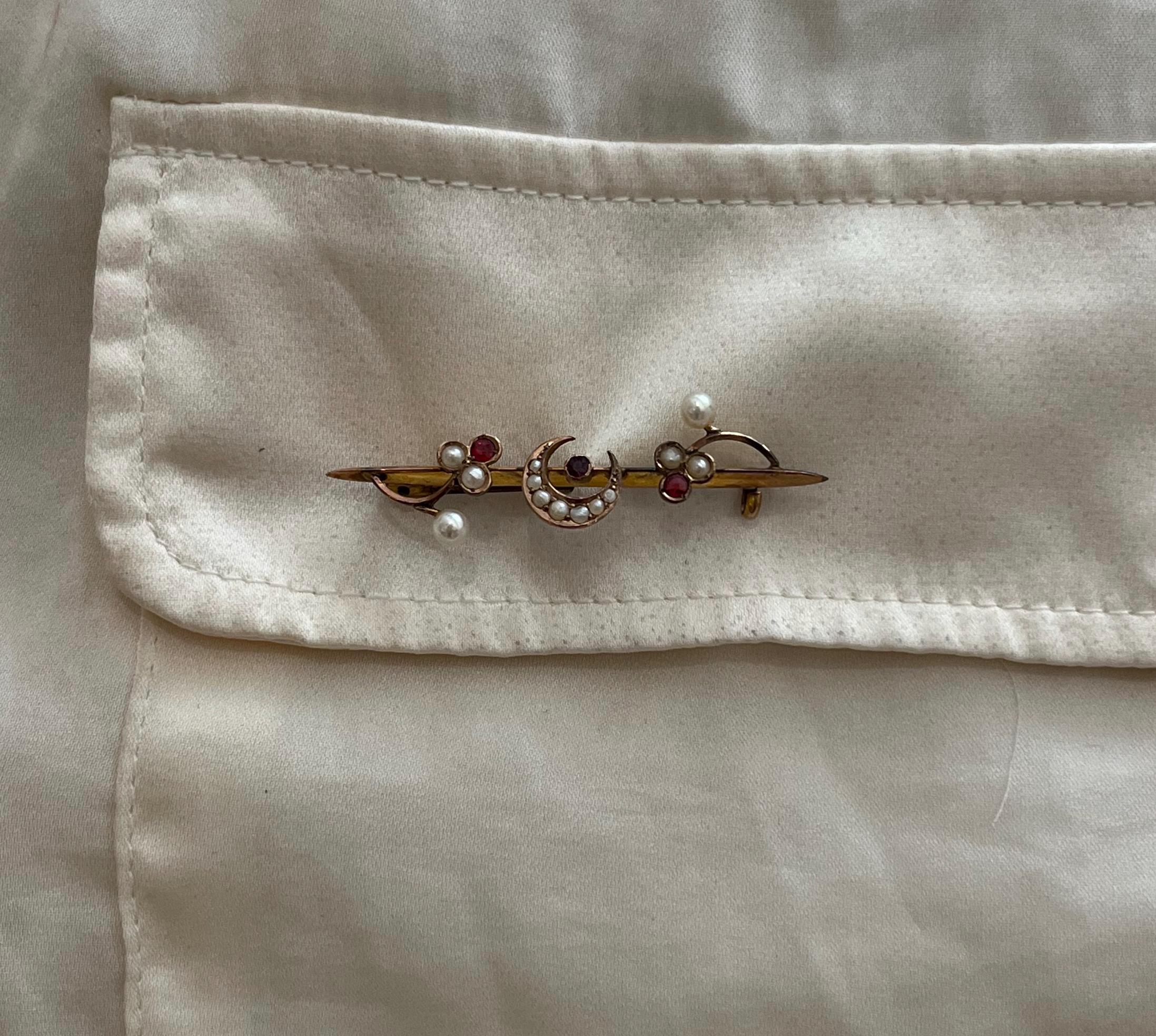 Antike 9ct Gold Edwardian Rubin & Perle Crescent Moon Brosche, CIRCA 1910 im Angebot 3