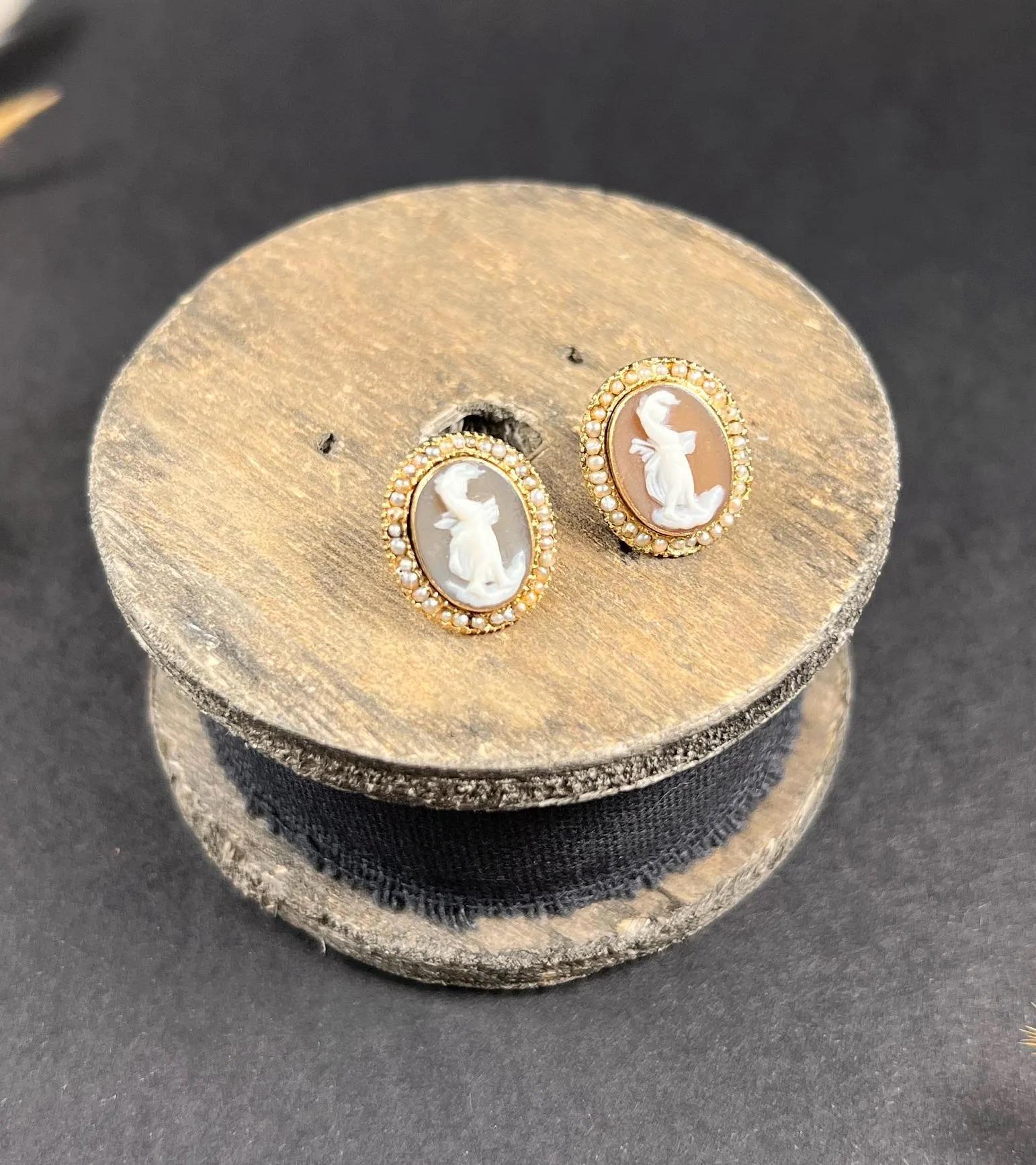 Antique 9ct Gold, Edwardian Shell Cameo & Seed Pearl Stud Earrings For Sale 6