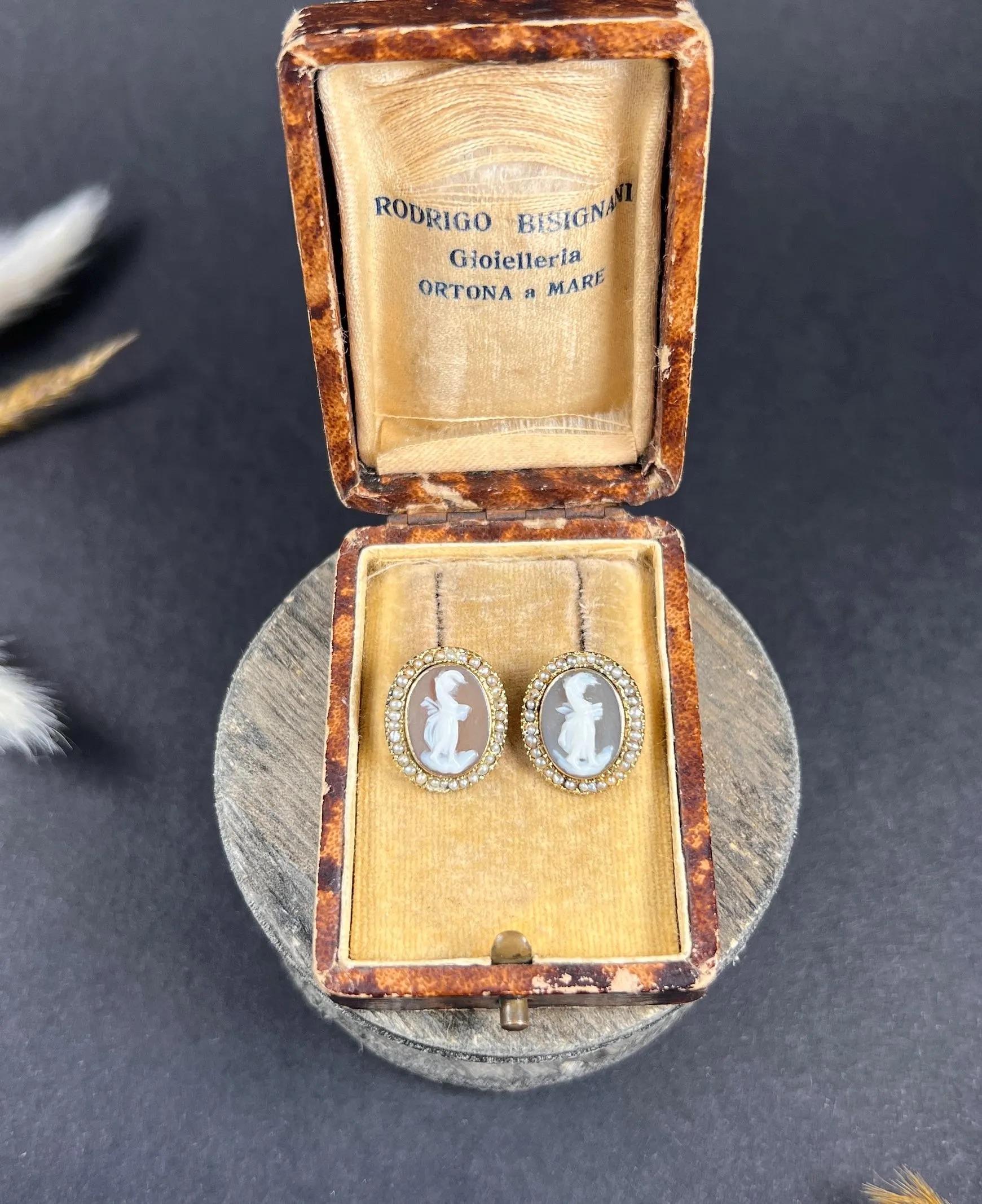 Antique 9ct Gold, Edwardian Shell Cameo & Seed Pearl Stud Earrings For Sale 4