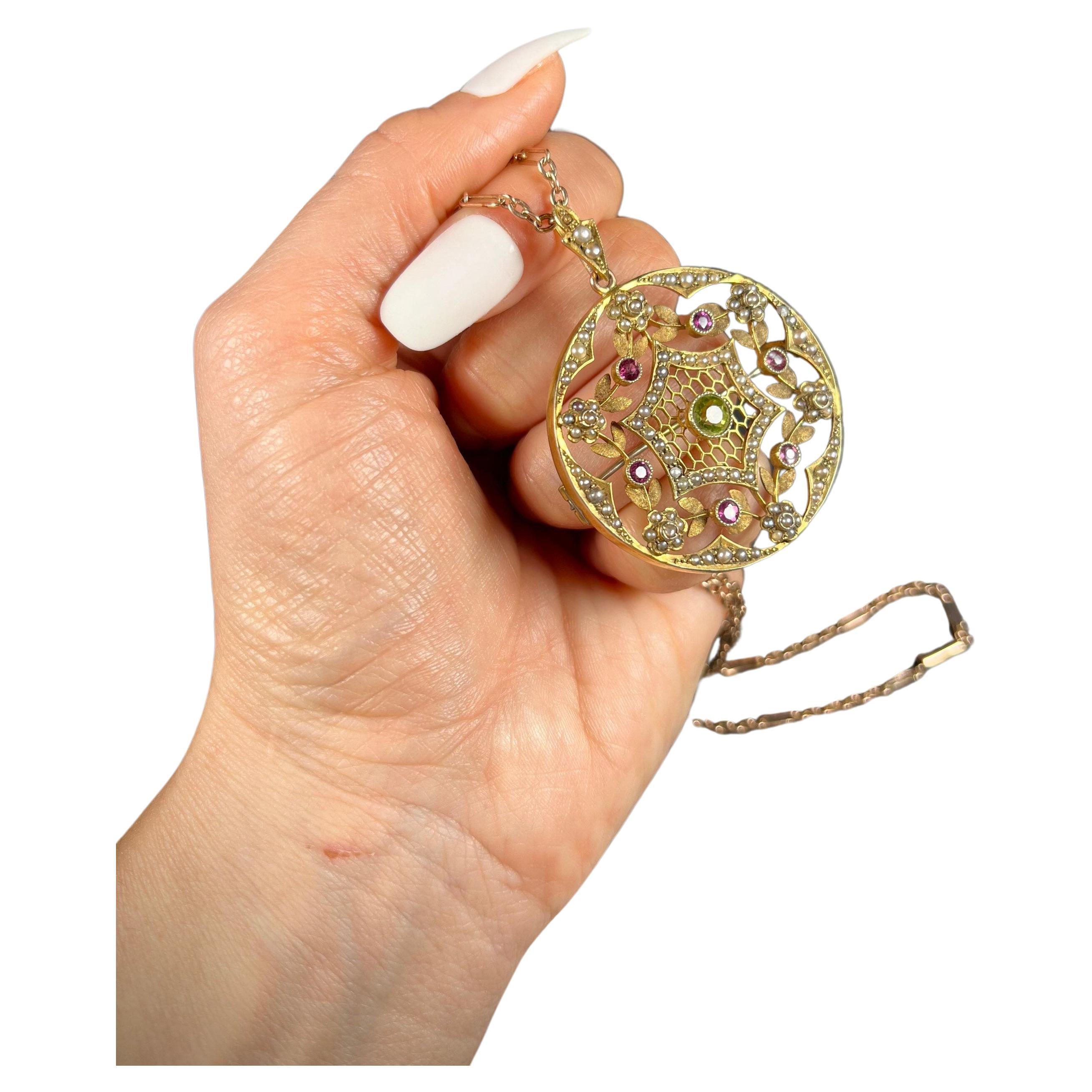 Pendentif Suffragette édouardien ancien en or 9 carats, grenat almandin, perle et péridot 