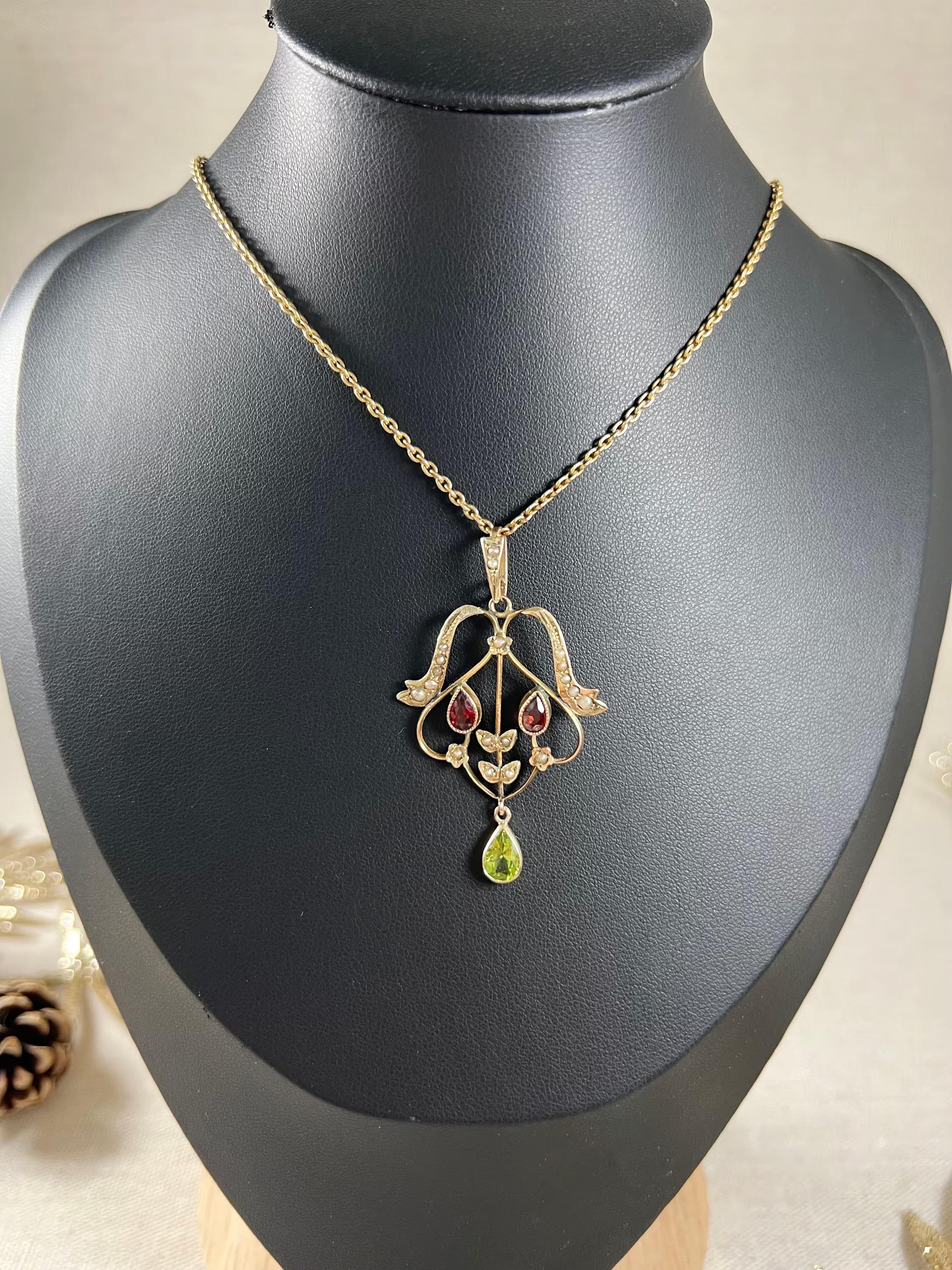 Antique 9ct Gold Edwardian Suffragette Pendant Garnets Peridot Drop Seed pearls For Sale 4