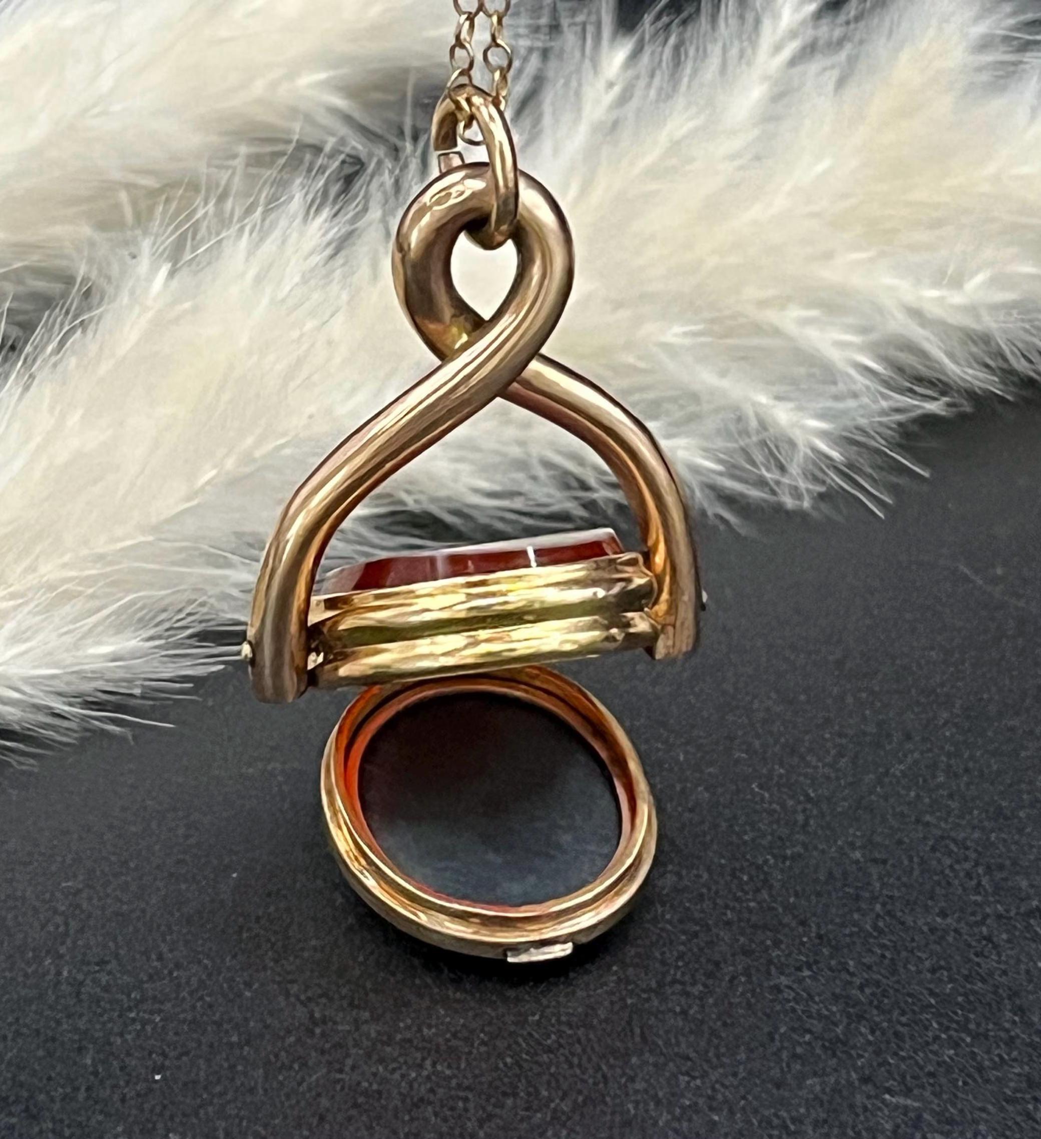 Pendentif en or 9ct Edwardien, pierre de sang et cornaline. en vente 1