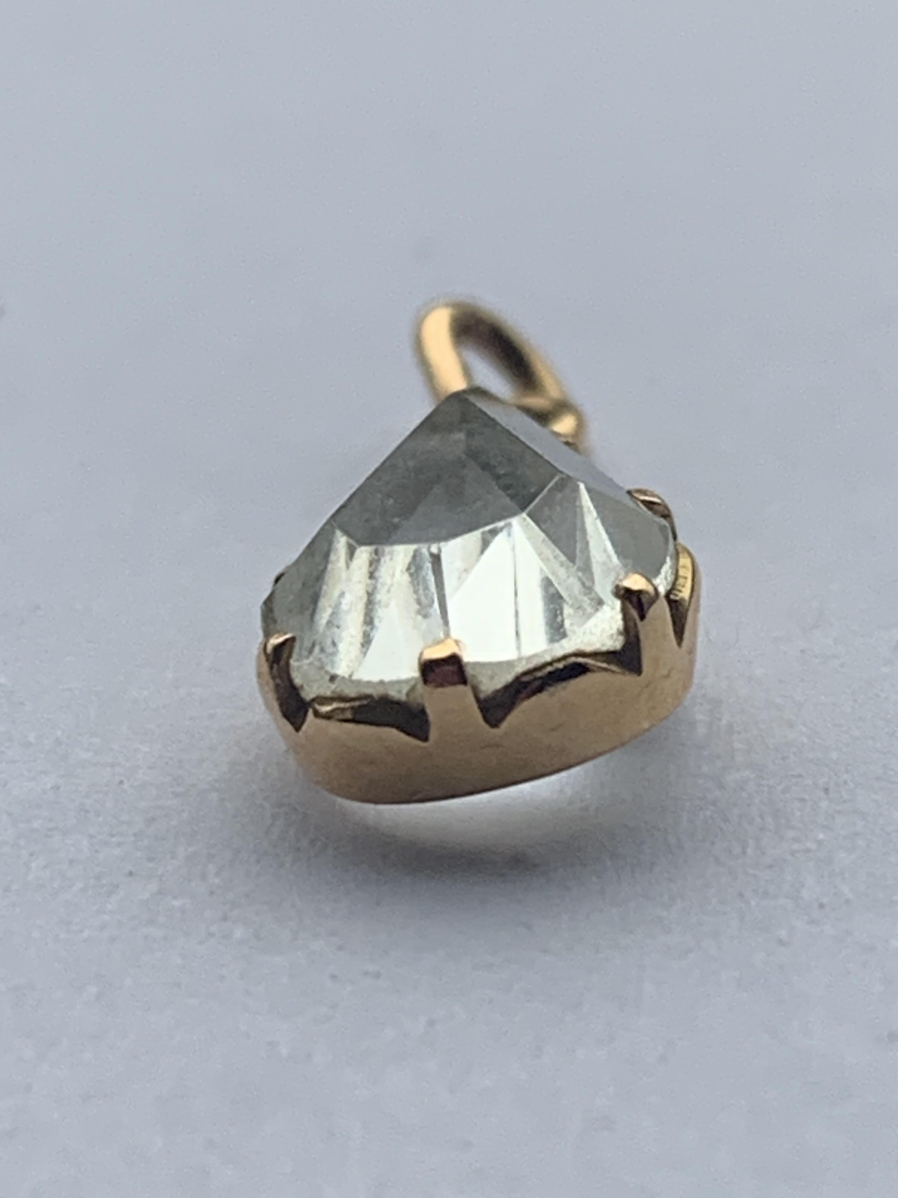 Pendentif ancien en or 9ct en cristal de roche facetté de forme poire Pour femmes en vente