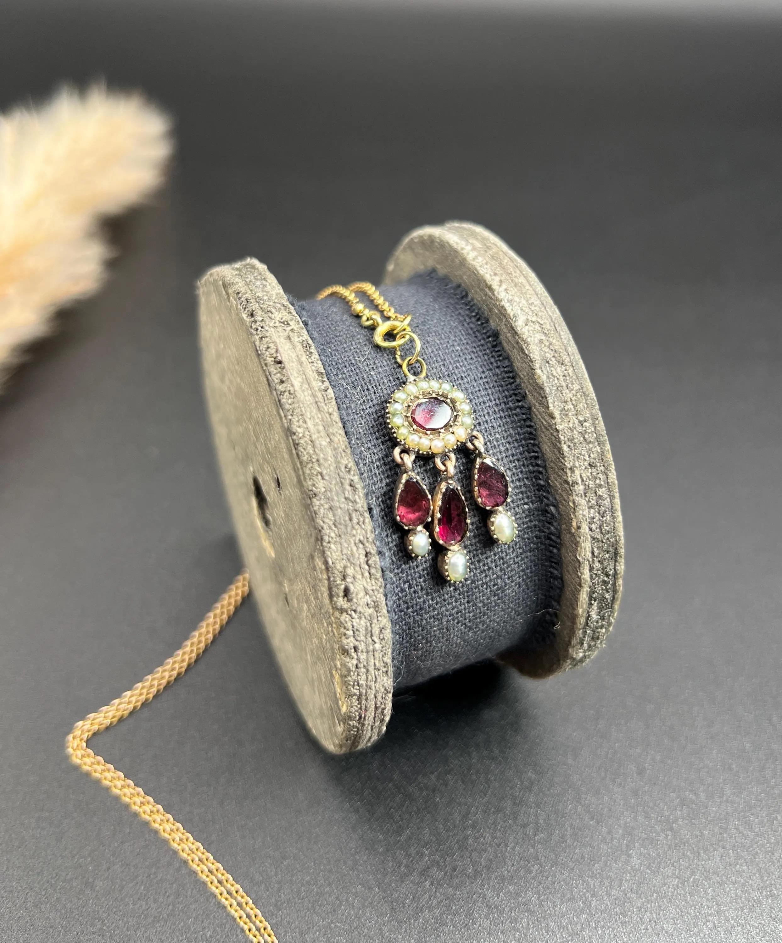Antique 9ct Gold, Georgian Flat Cut Garnet & Natural Seed Pearl Teardrop Pendent For Sale 3