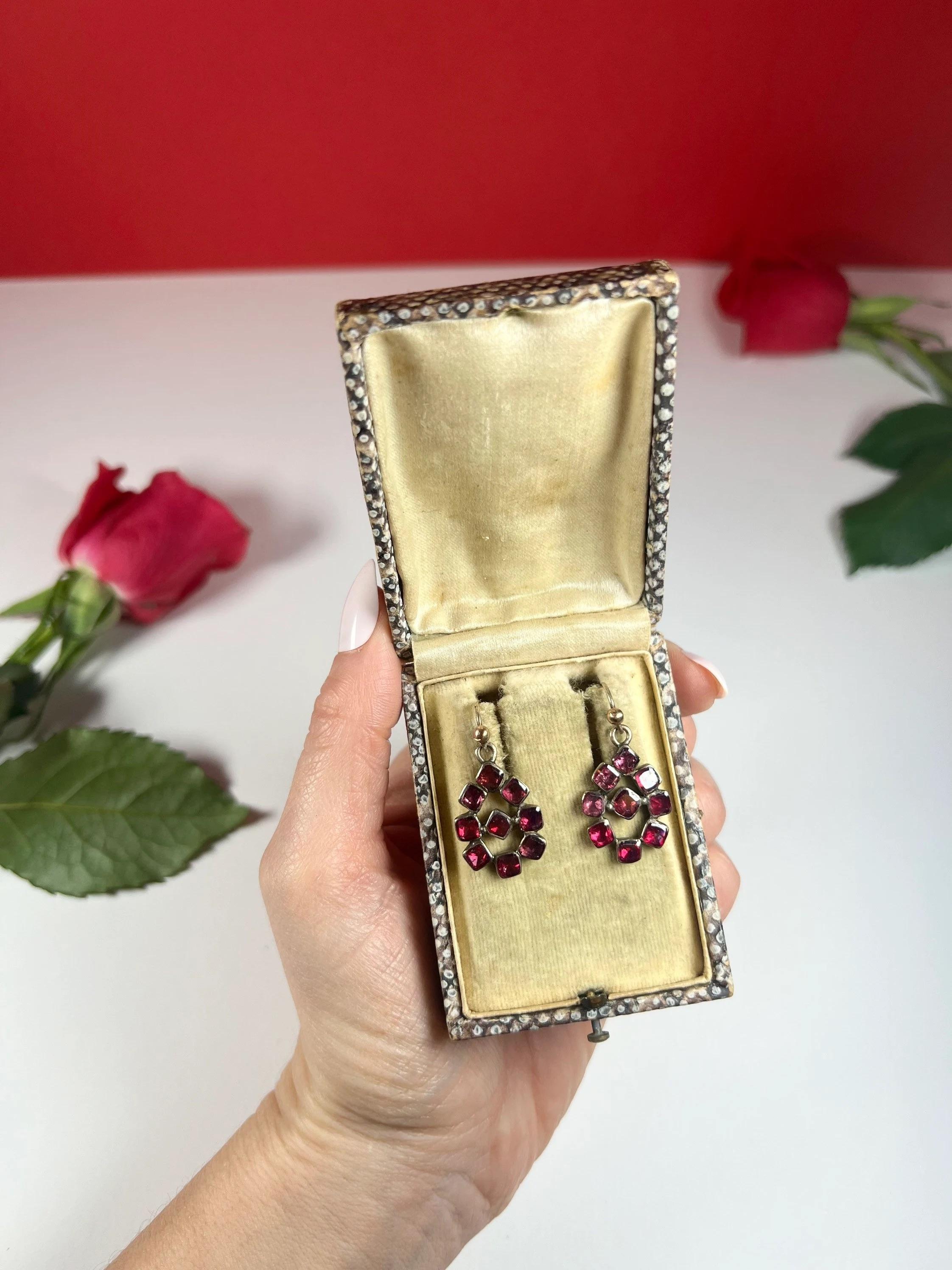 Antique 9ct Gold Georgian Garnet Earrings For Sale 1