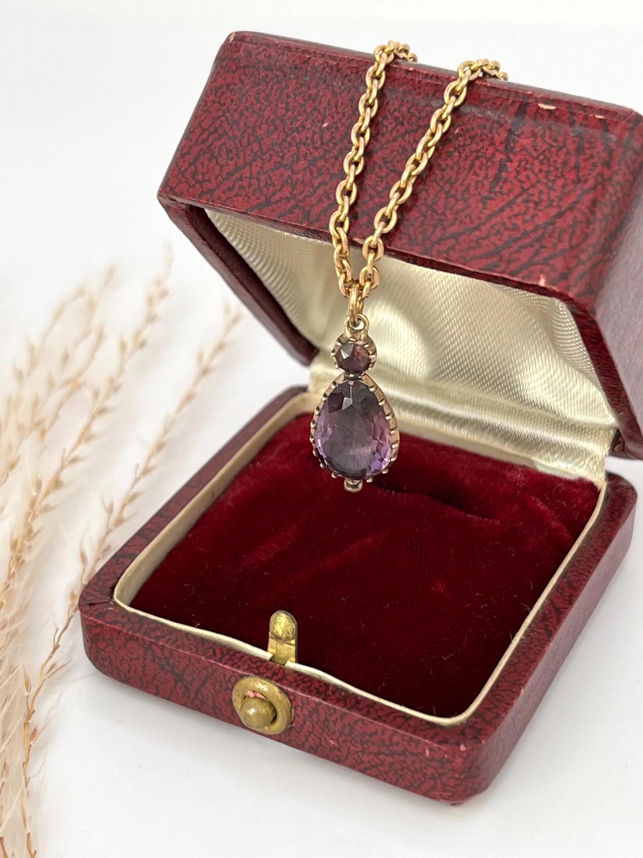 Antico ciondolo a goccia in oro 9ct, georgiano, con ametista, CIRCA 1850 in vendita 4