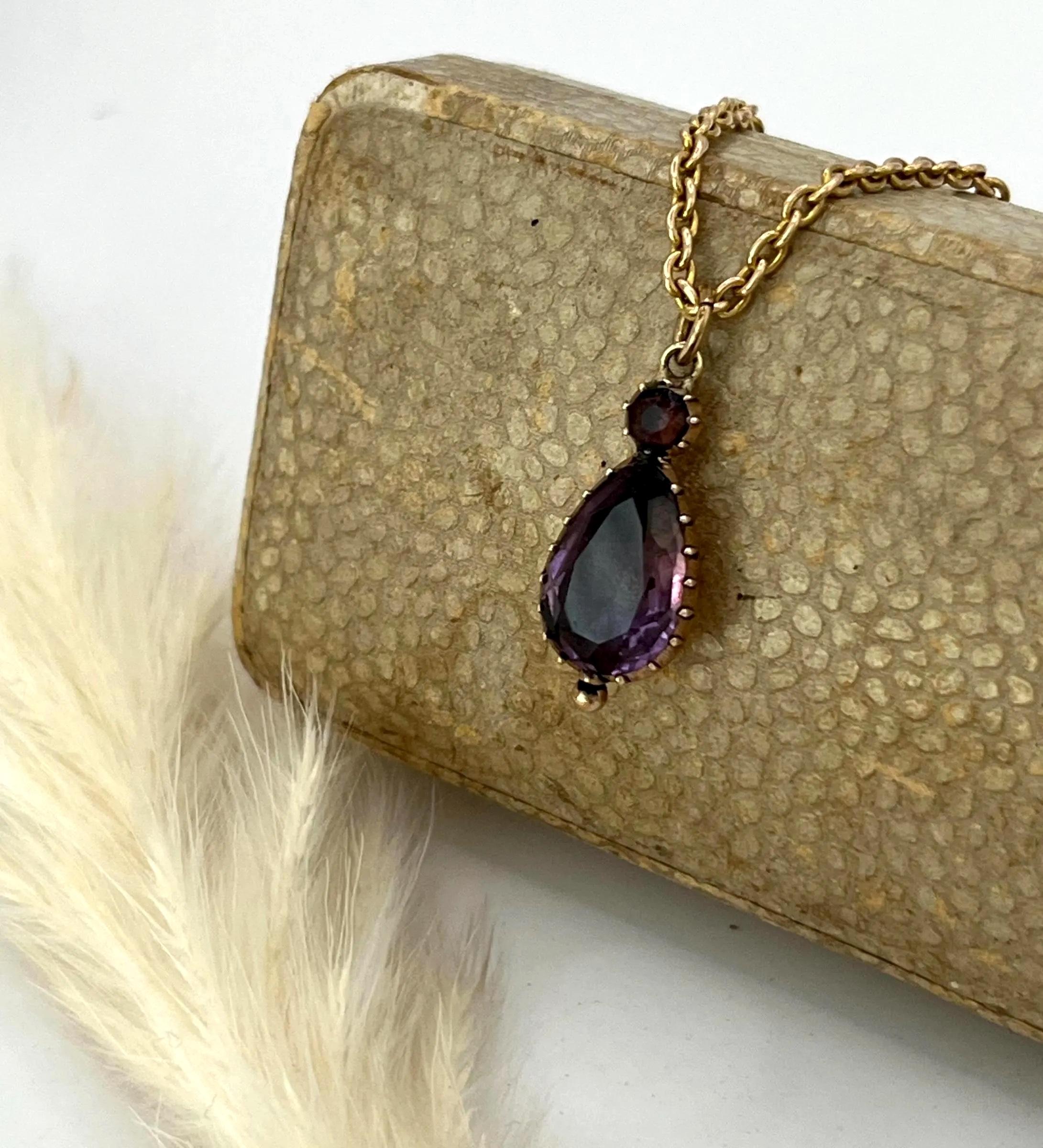 da uomo o donna Antico ciondolo a goccia in oro 9ct, georgiano, con ametista, CIRCA 1850 in vendita