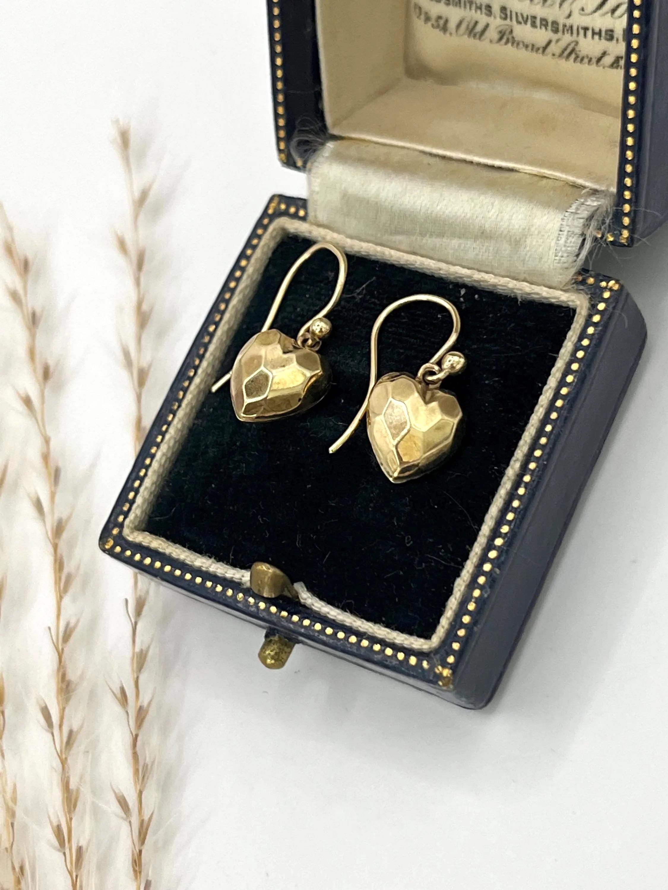 Edoardiano Antichi orecchini a goccia a cuore in oro 9ct, CIRCA 1910 in vendita