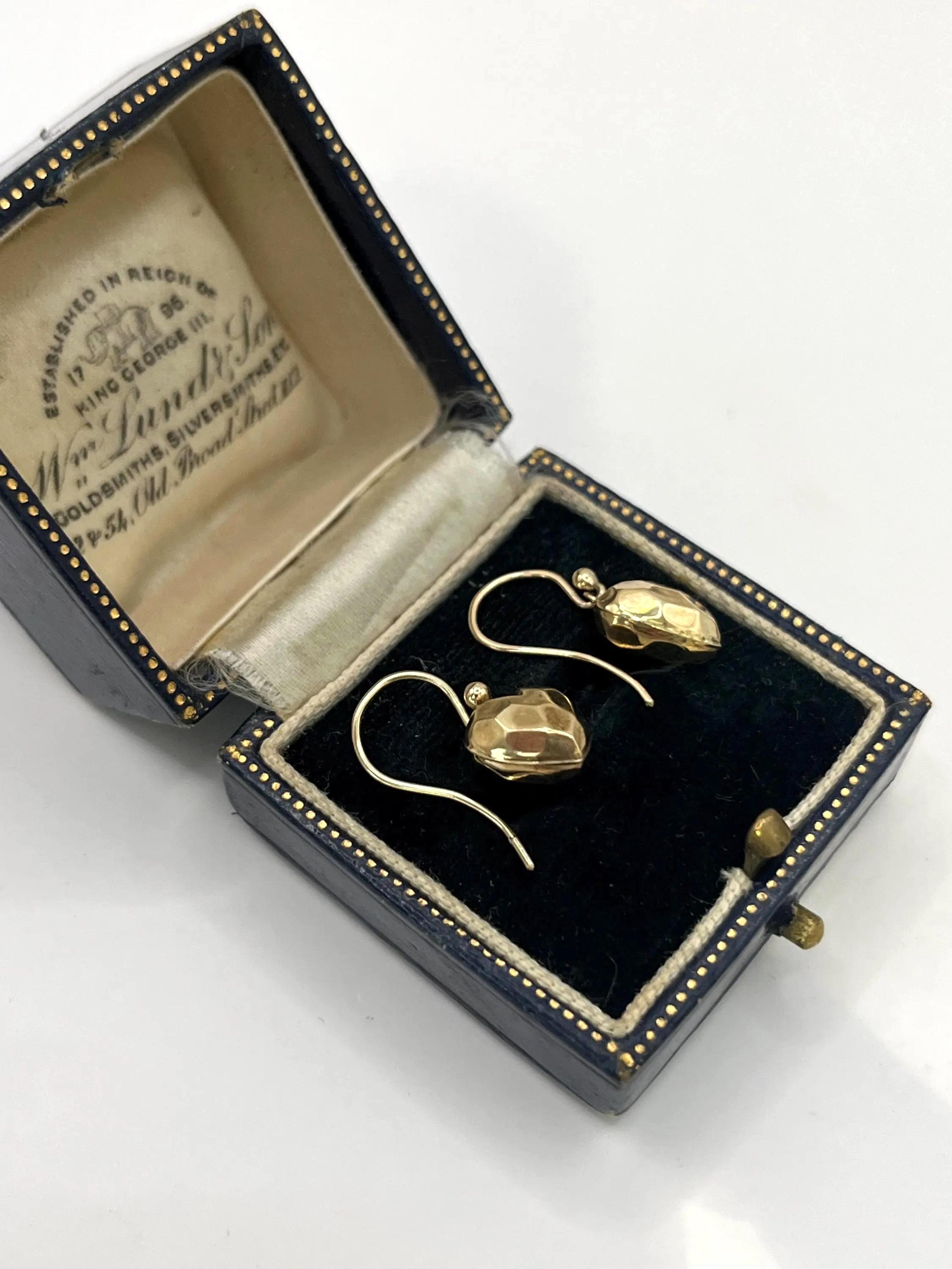 Antichi orecchini a goccia a cuore in oro 9ct, CIRCA 1910 In condizioni buone in vendita a Brighton, GB