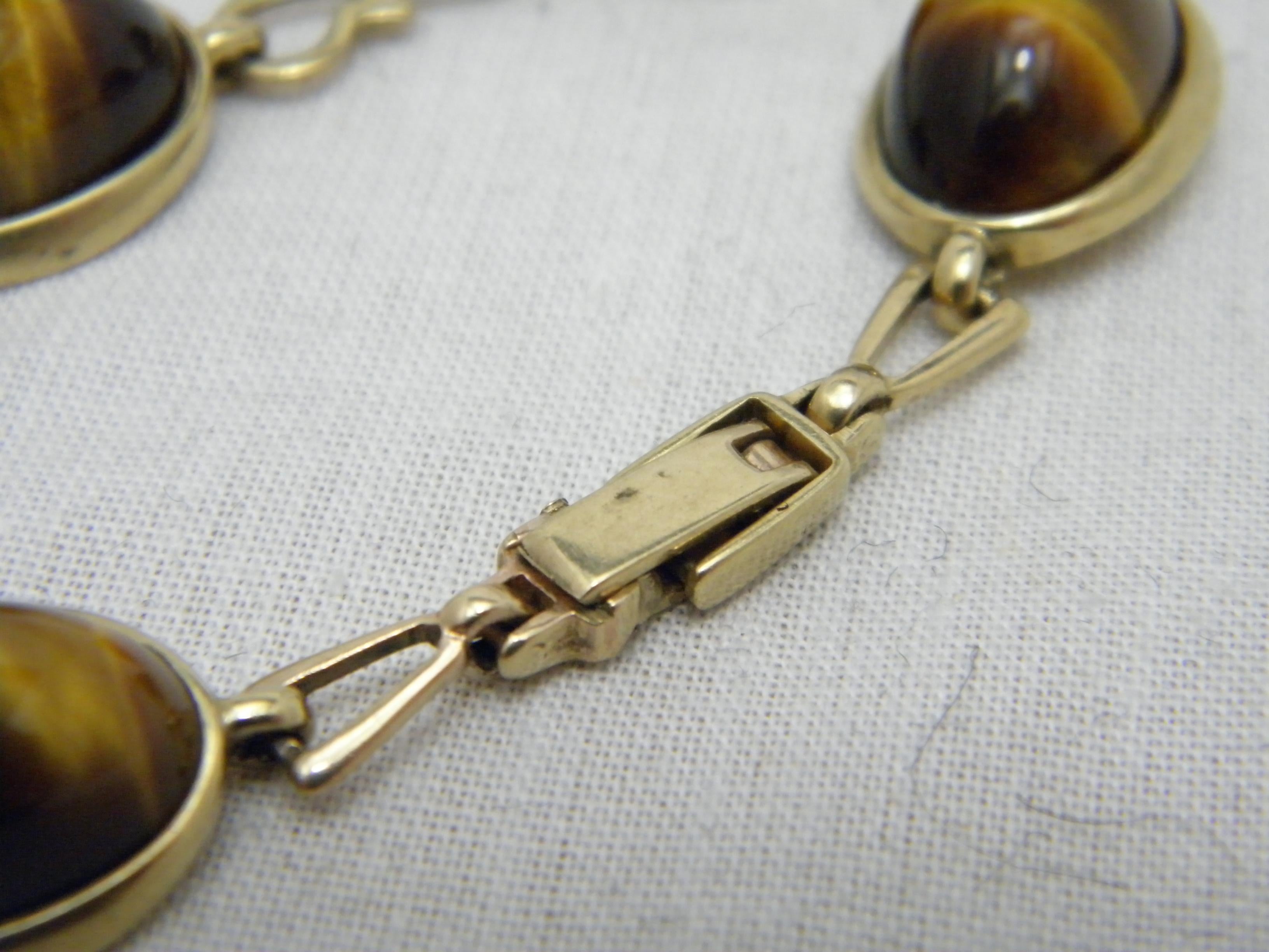 Antique 9ct Gold Heavy Tiger's Eye Bracelet 375 Purity Cabochon 19.7 g In Good Condition For Sale In Camelford, GB