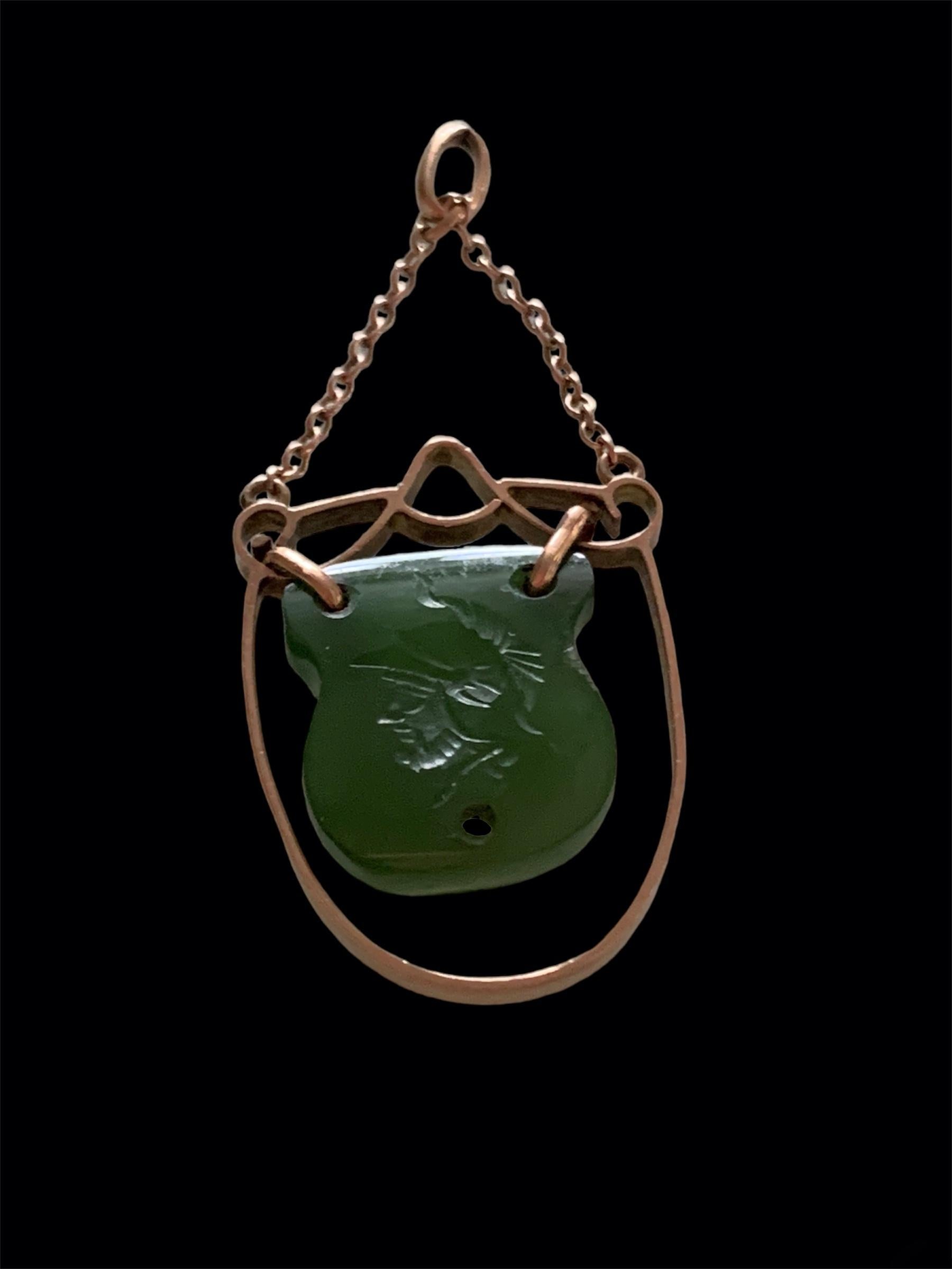 Late Victorian Antique 9ct Gold Jade etched Medallion pendant  For Sale