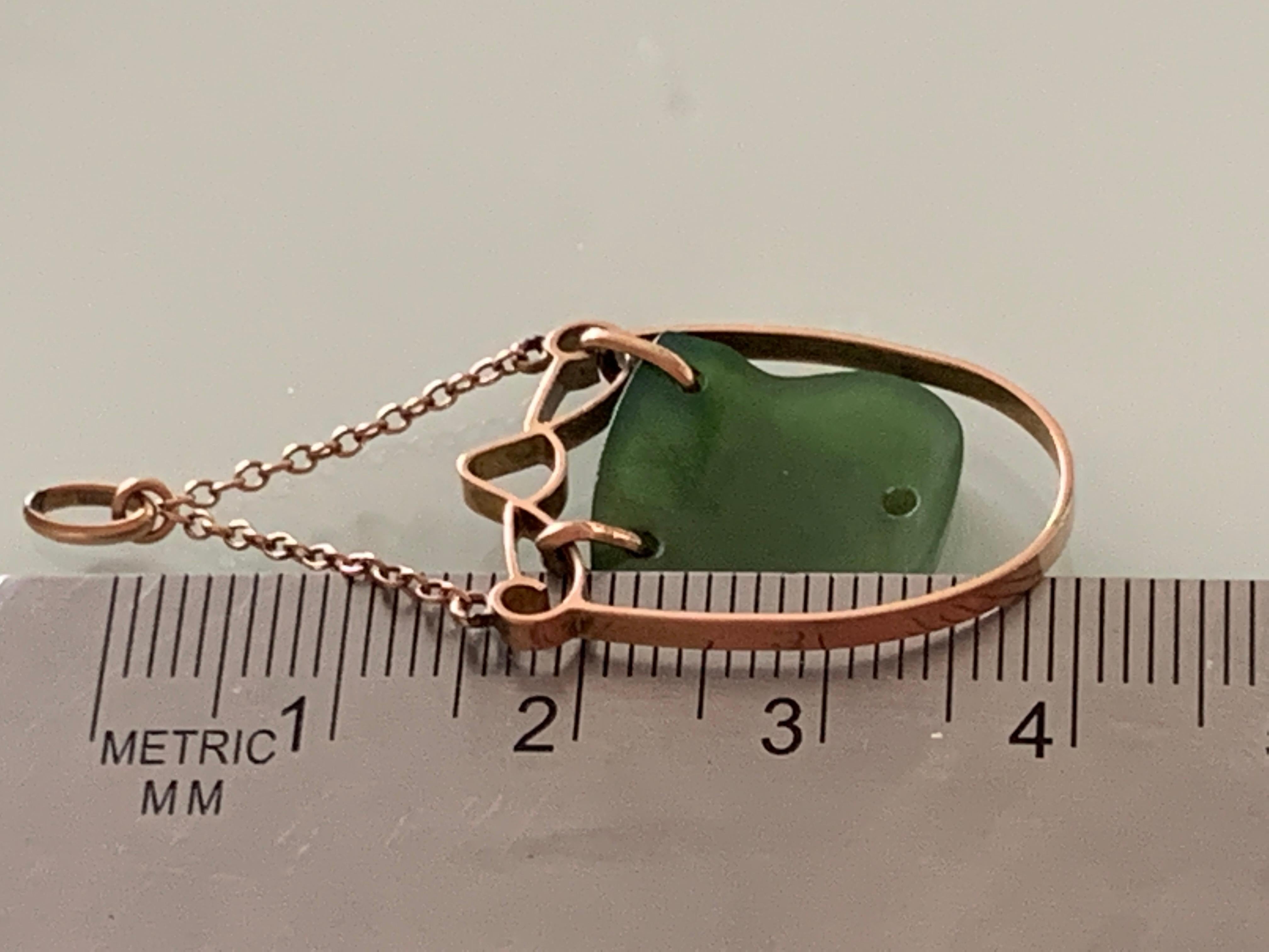 Antique 9ct Gold Jade etched Medallion pendant  For Sale 3