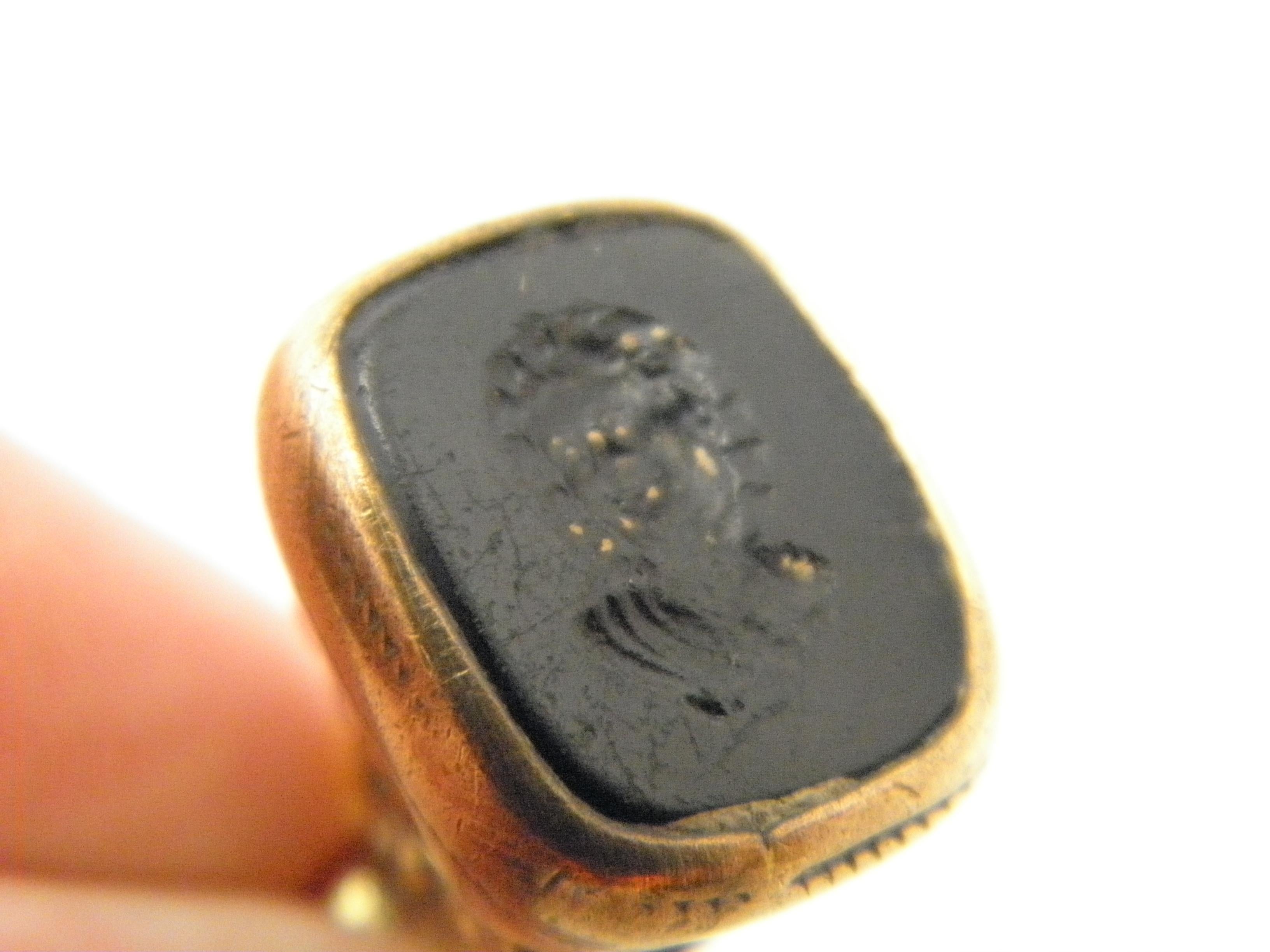 Antique 9ct Gold Large Seal Fob c1800 Heavy 9.1g 375 Purity Onyx Cameo Lady For Sale 2