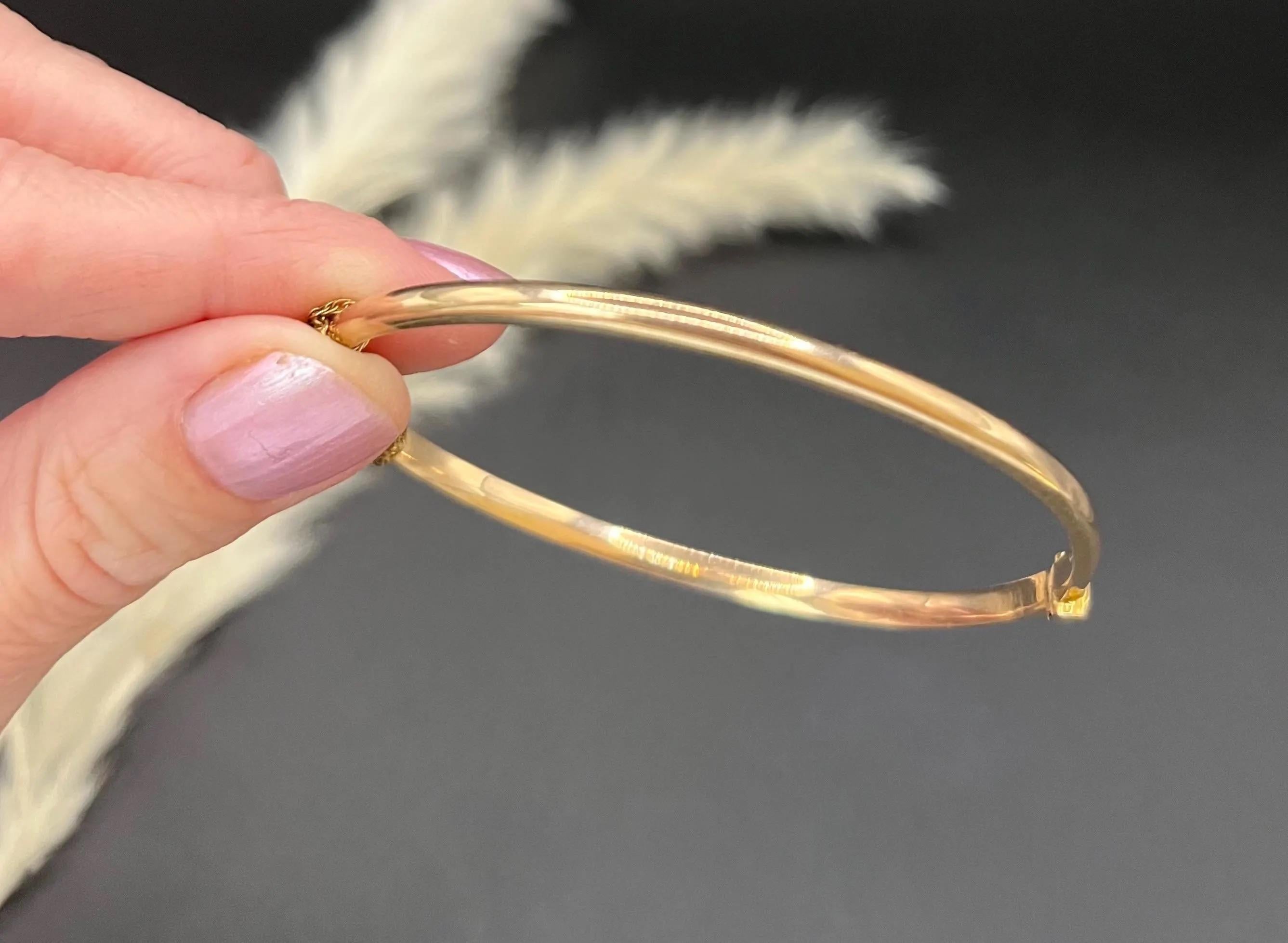 Antike 9ct Gold Plain Hinged Armreif, CIRCA 1920s für Damen oder Herren im Angebot