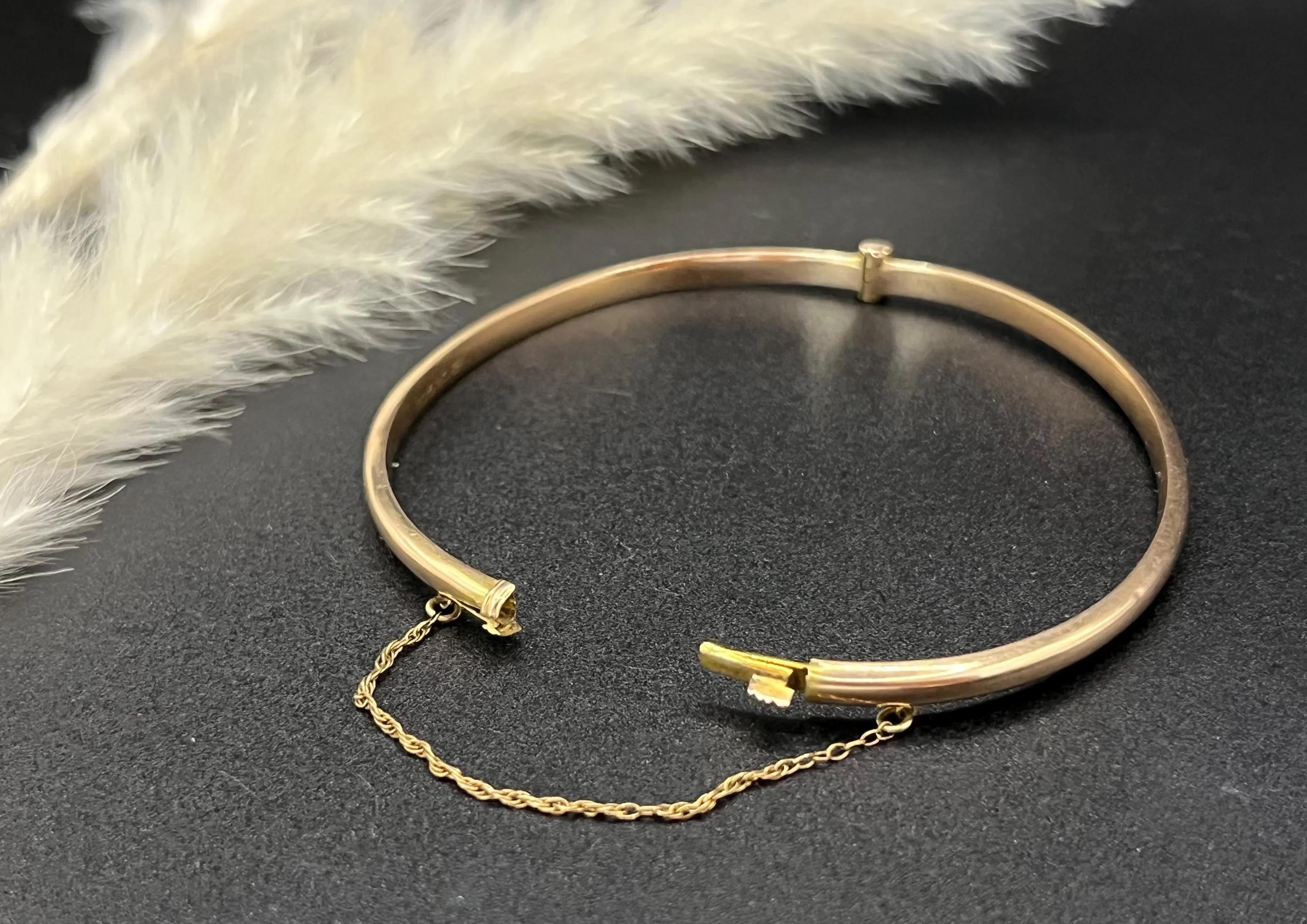 Antike 9ct Gold Plain Hinged Armreif, CIRCA 1920s im Angebot 1