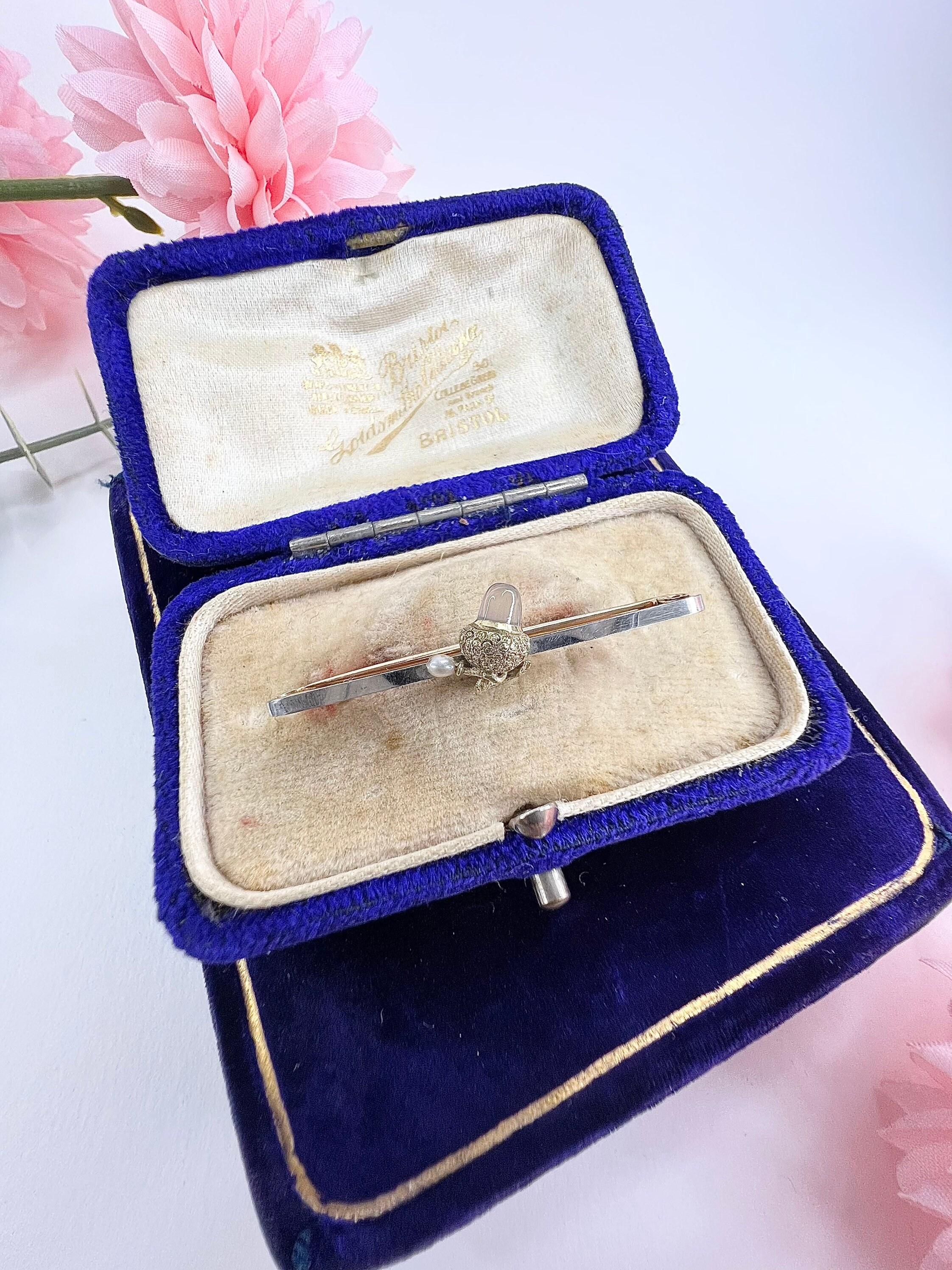 Broche victorienne ancienne en or 9 carats et platine sertie d'un gland de perles graines de lune Bon état - En vente à Brighton, GB