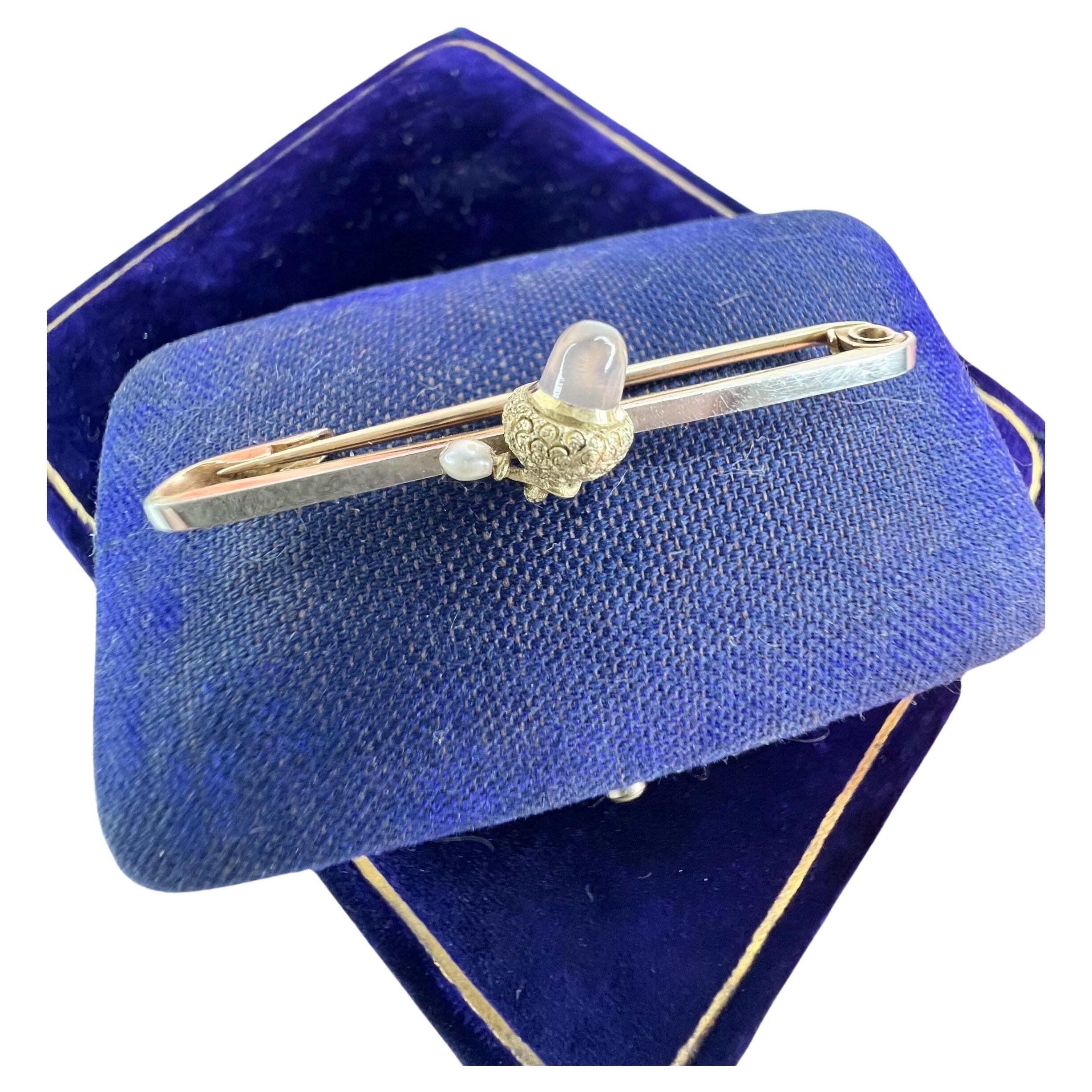 Antique 9ct Gold Platinum Victorian Brooch Set with a moonstone Seed Pearl Acorn For Sale