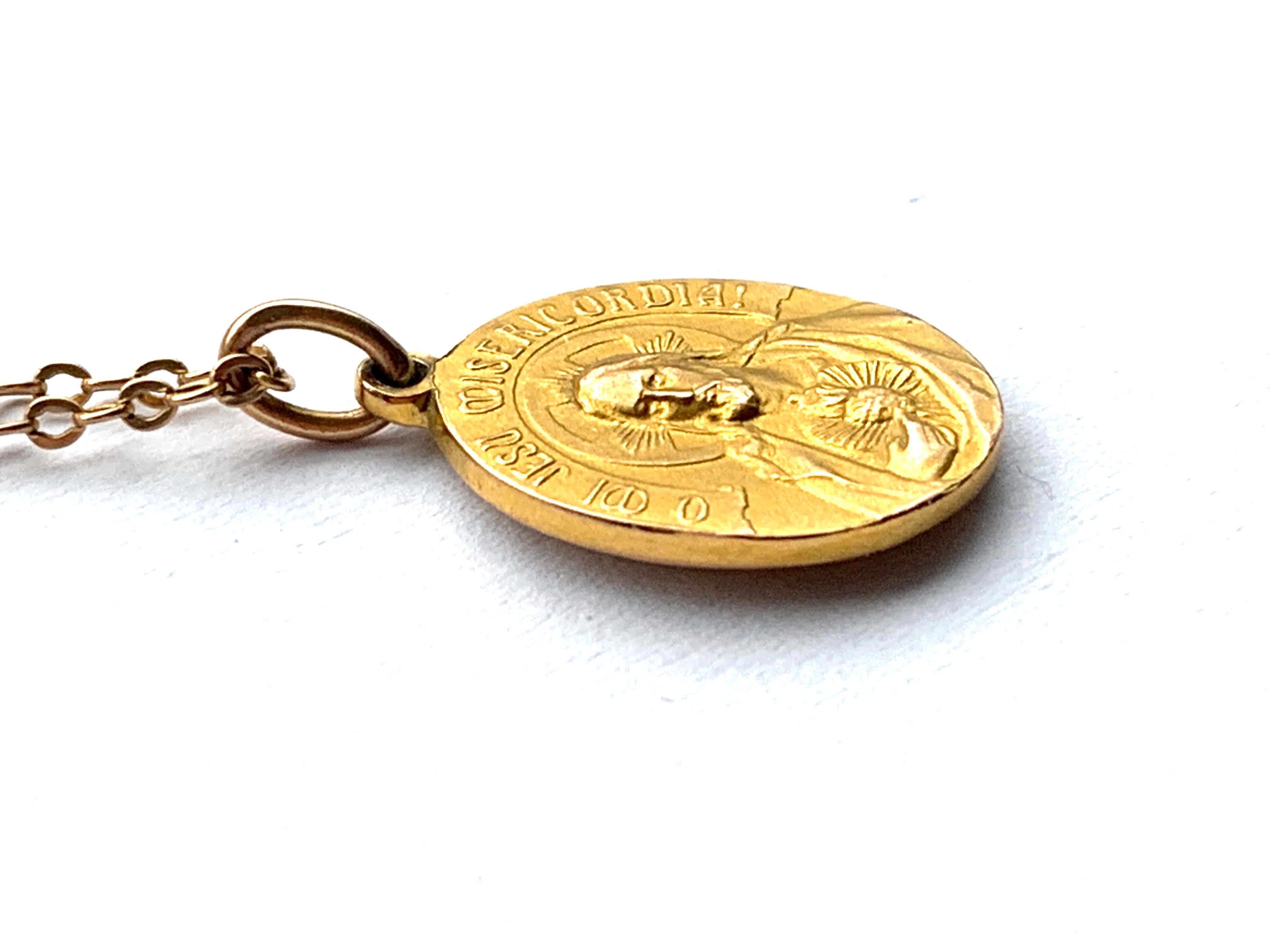 Collier religieux ancien en or 9ct Pour femmes en vente