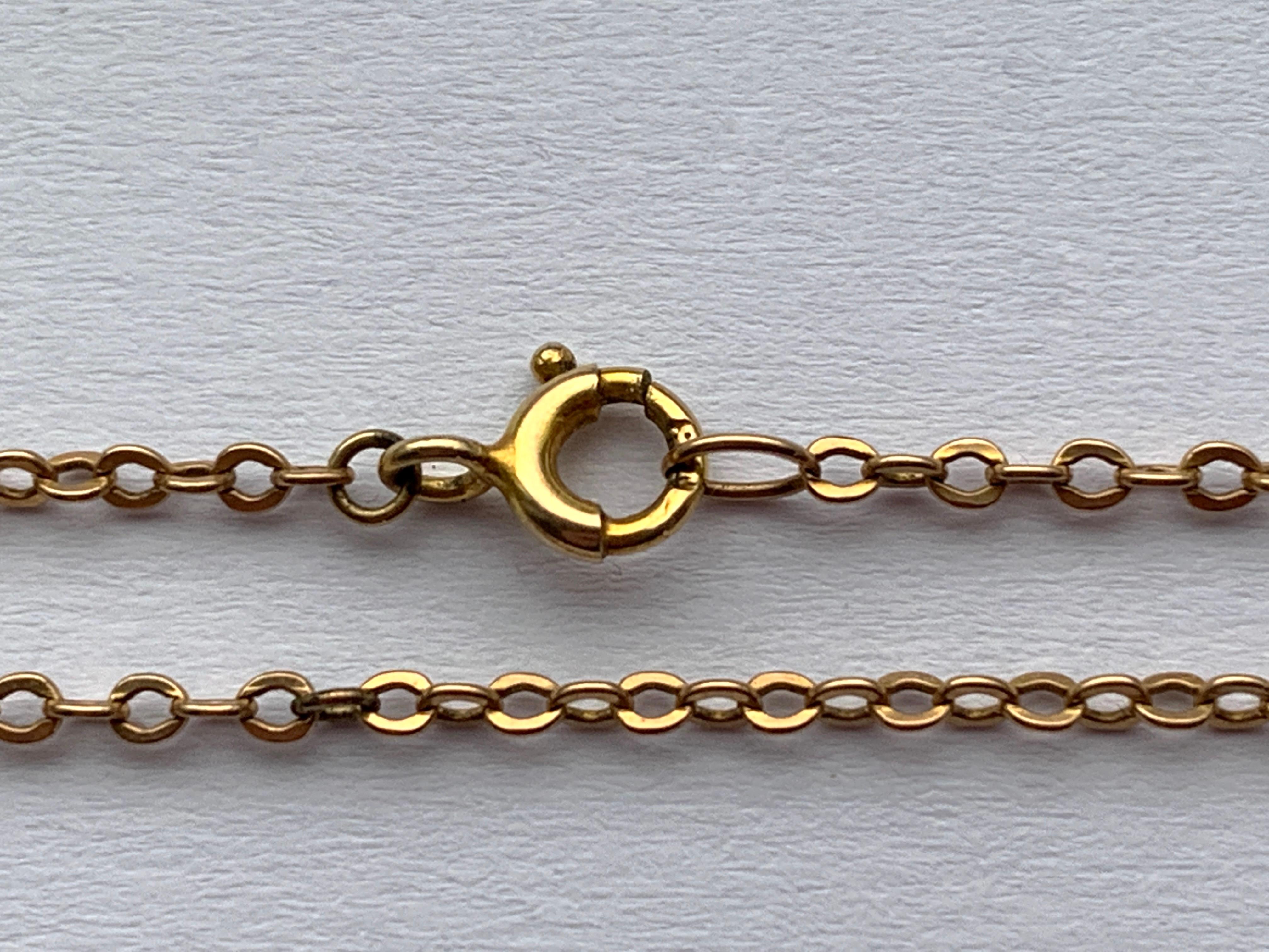 Collier religieux ancien en or 9ct en vente 3