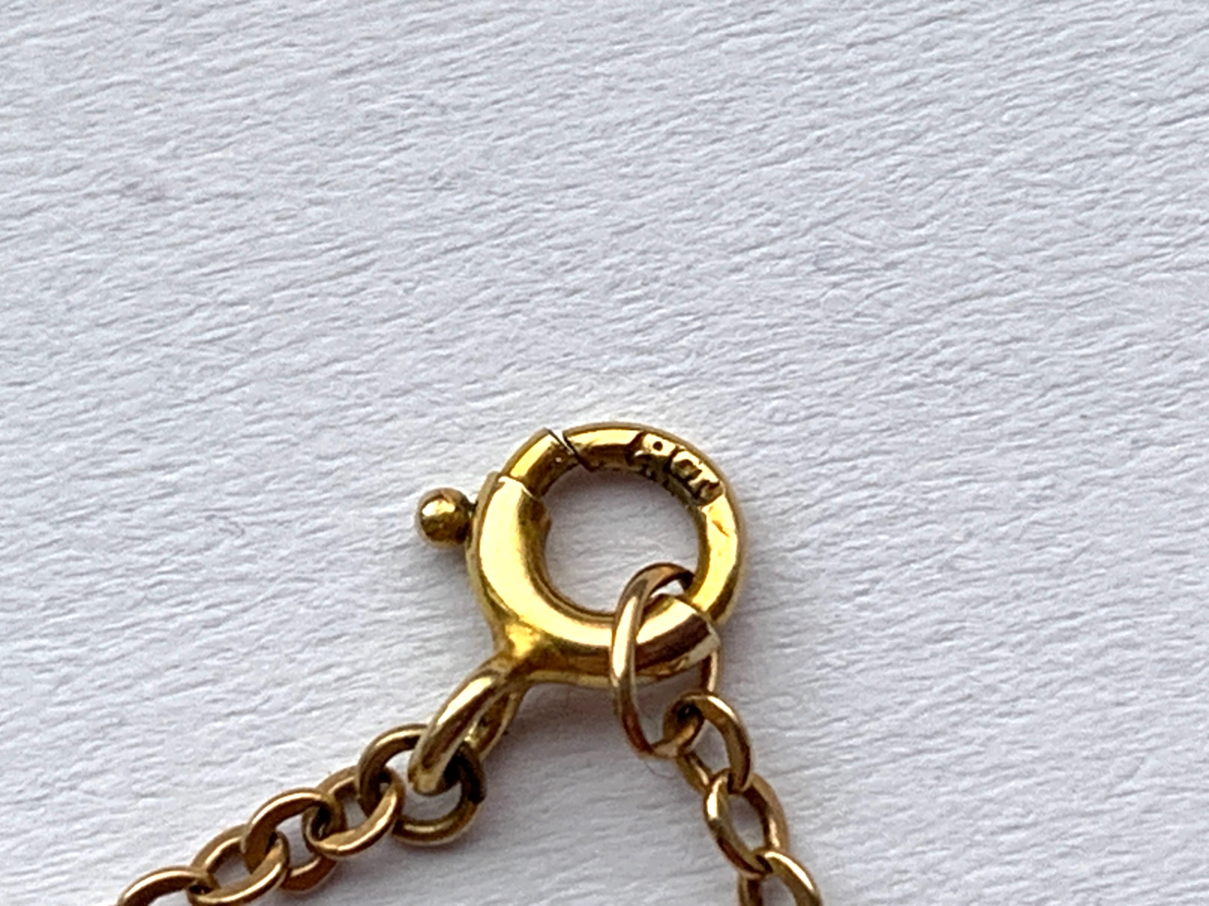 Collier religieux ancien en or 9ct en vente 4