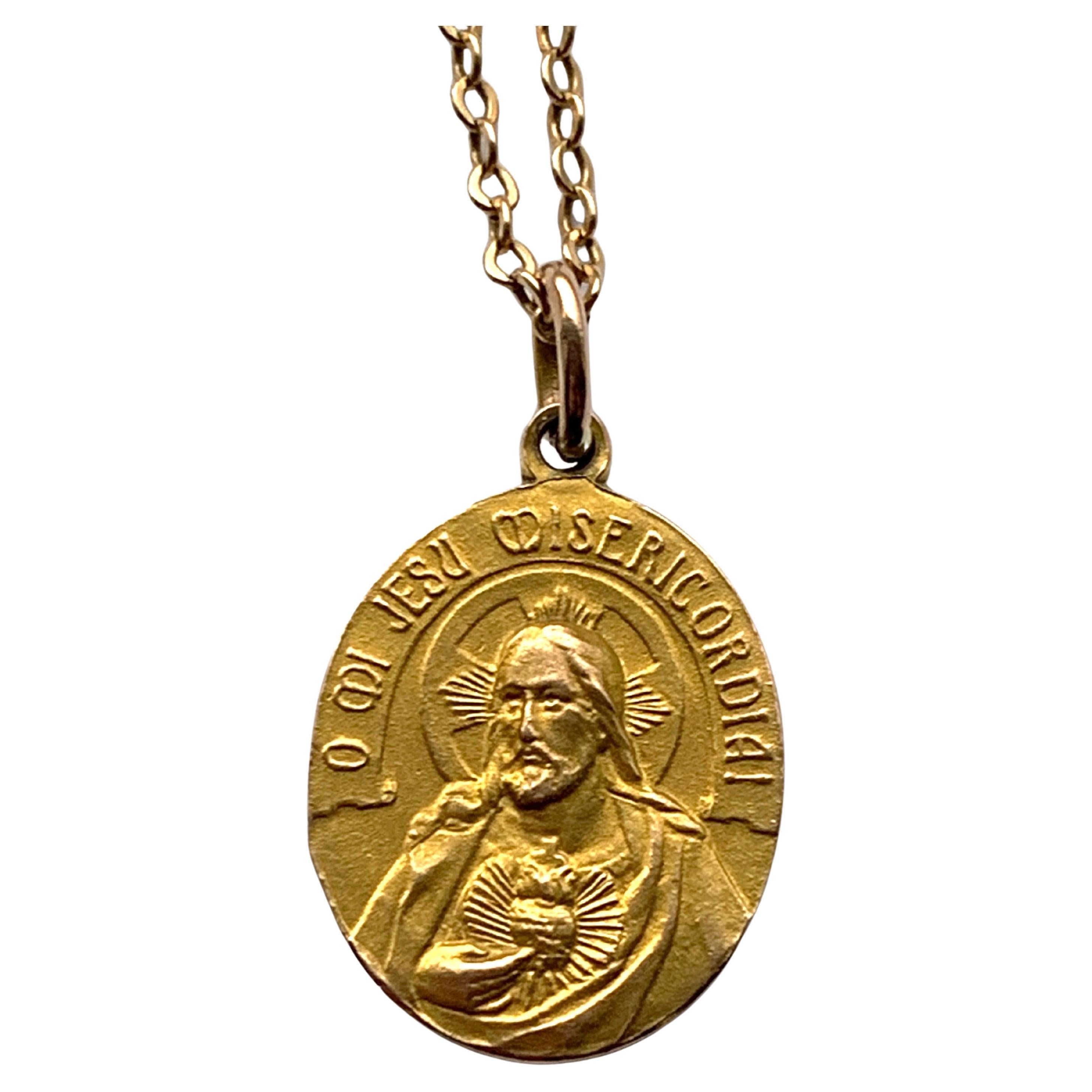 Collier religieux ancien en or 9ct en vente