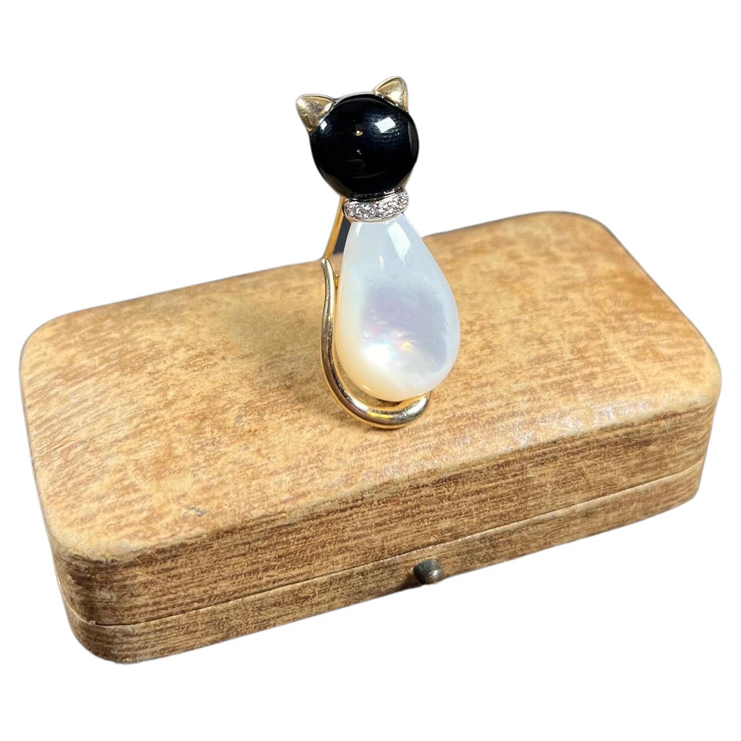 Antique 9ct Gold Stamped 1960’s Mother of Pearl, Onyx & Diamond Cat Brooch For Sale