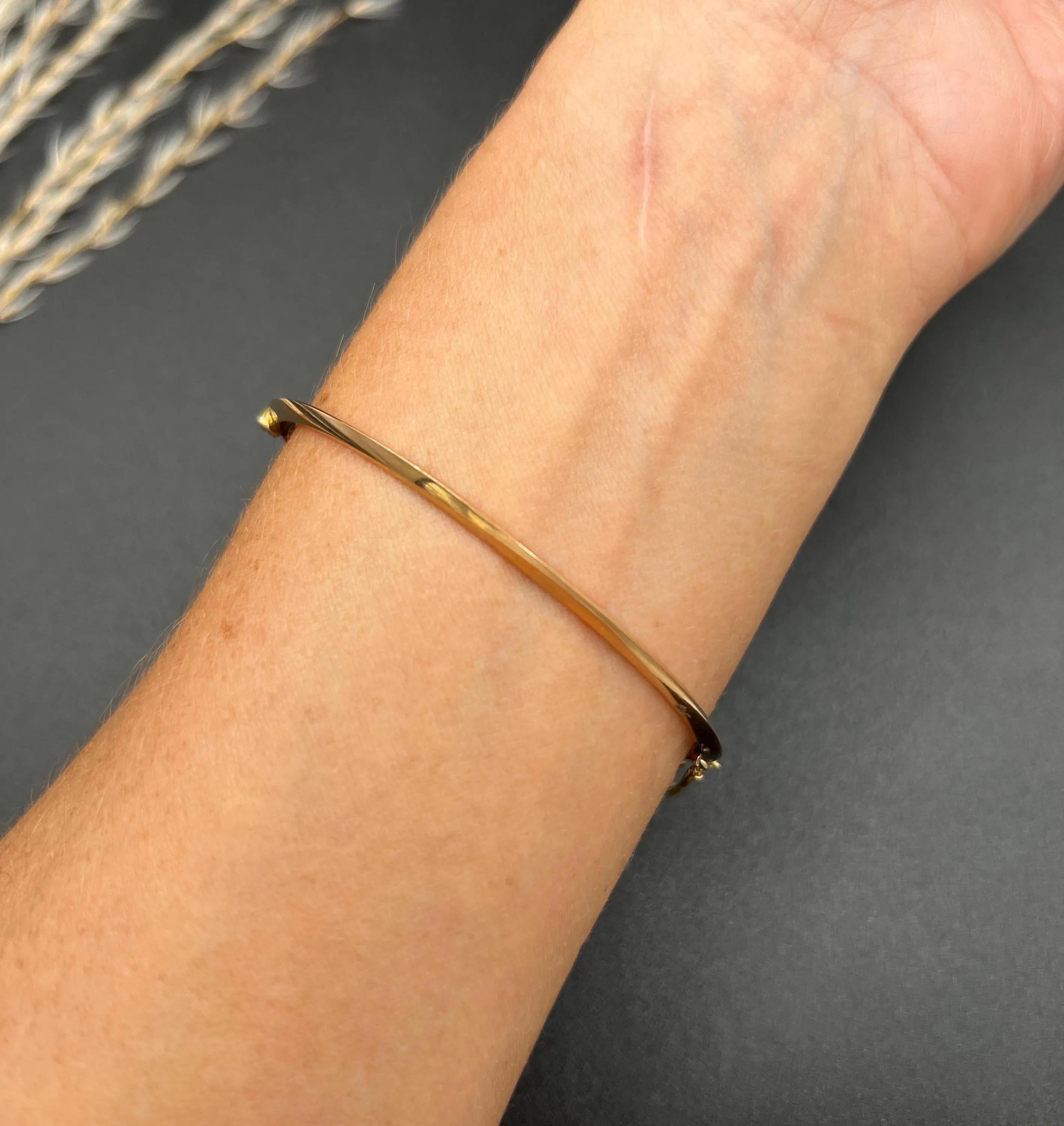 Édouardien Bracelet ancien en or 9ct estampillé, Edwardian Citrine Heart, Knife Edge Bangle en vente