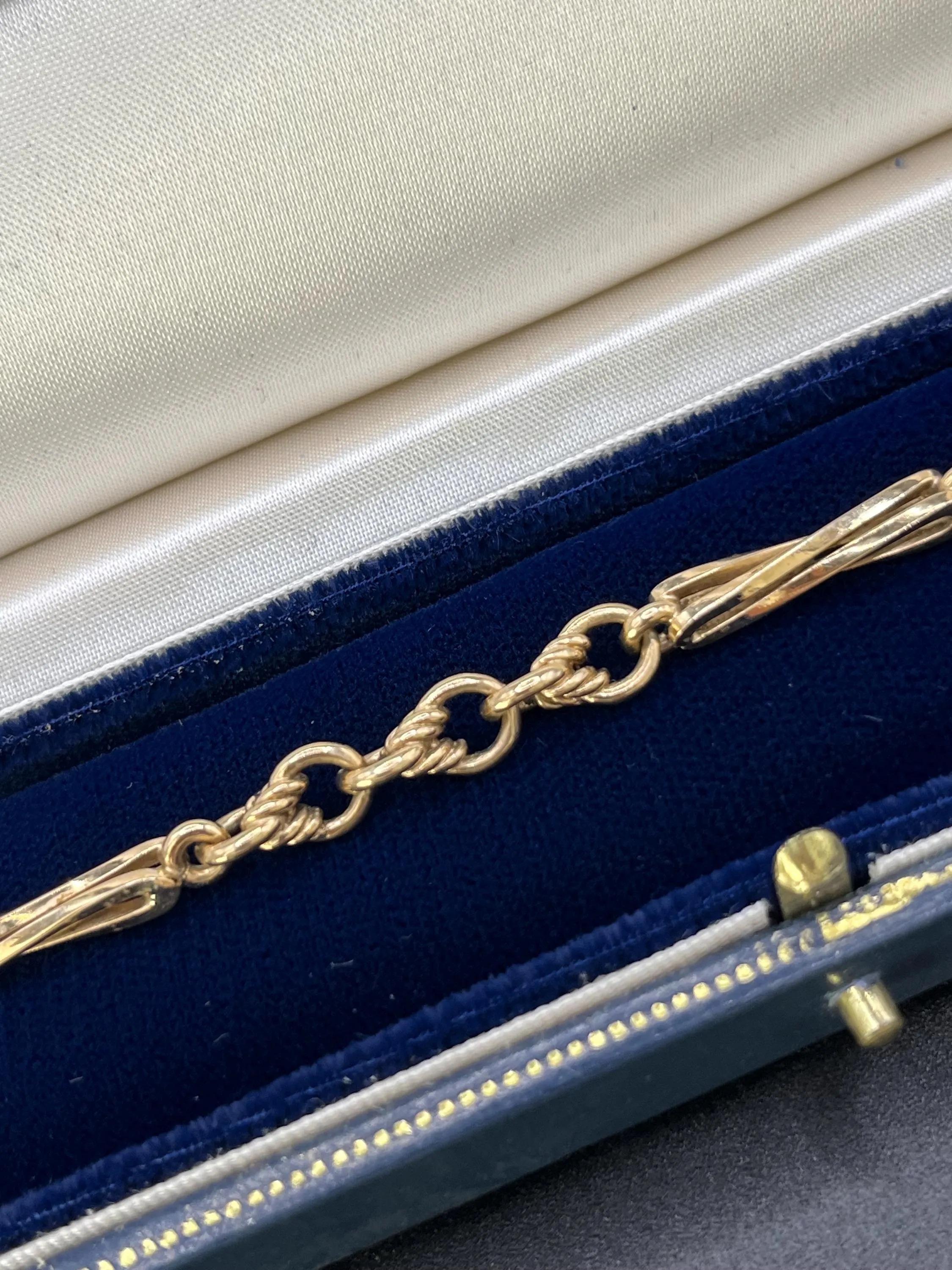 Pulsera de eslabones de fantasía eduardiana, antigua, estampada en oro de 9 ct, con cierre de clip giratorio en venta 3
