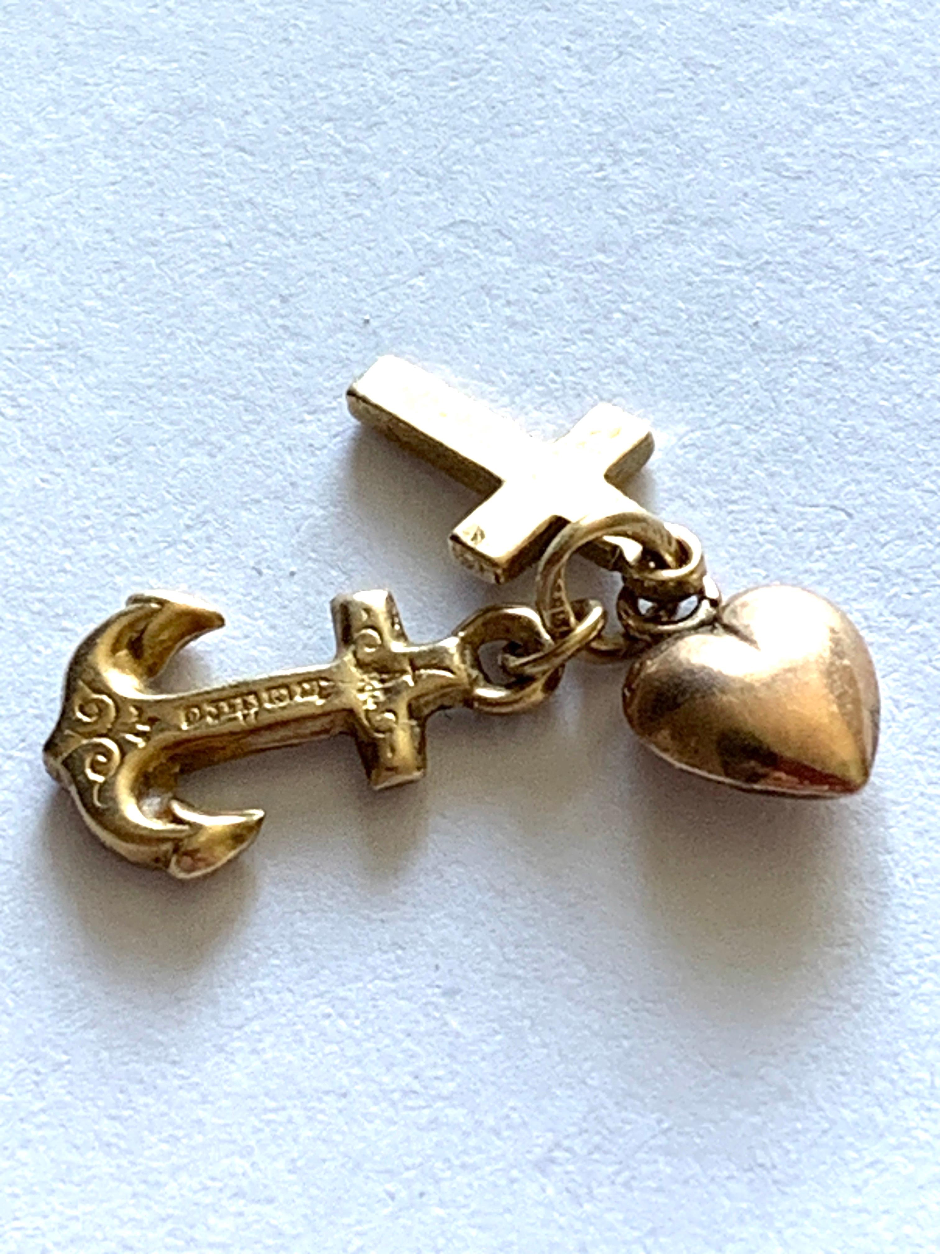 Antique 9ct Gold trio charm - Heart, Anchor & cross in vendita 6