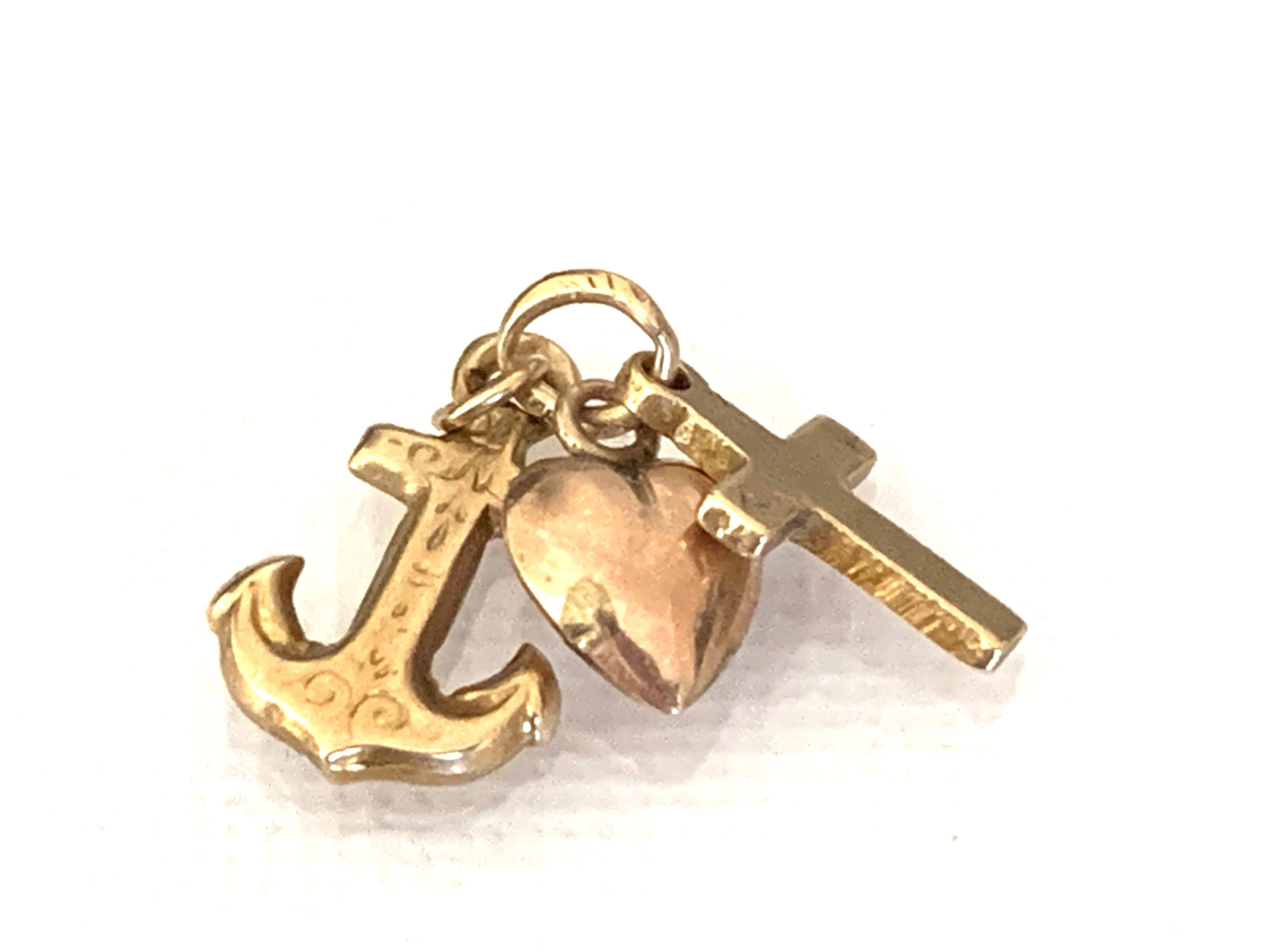 Donna Antique 9ct Gold trio charm - Heart, Anchor & cross in vendita
