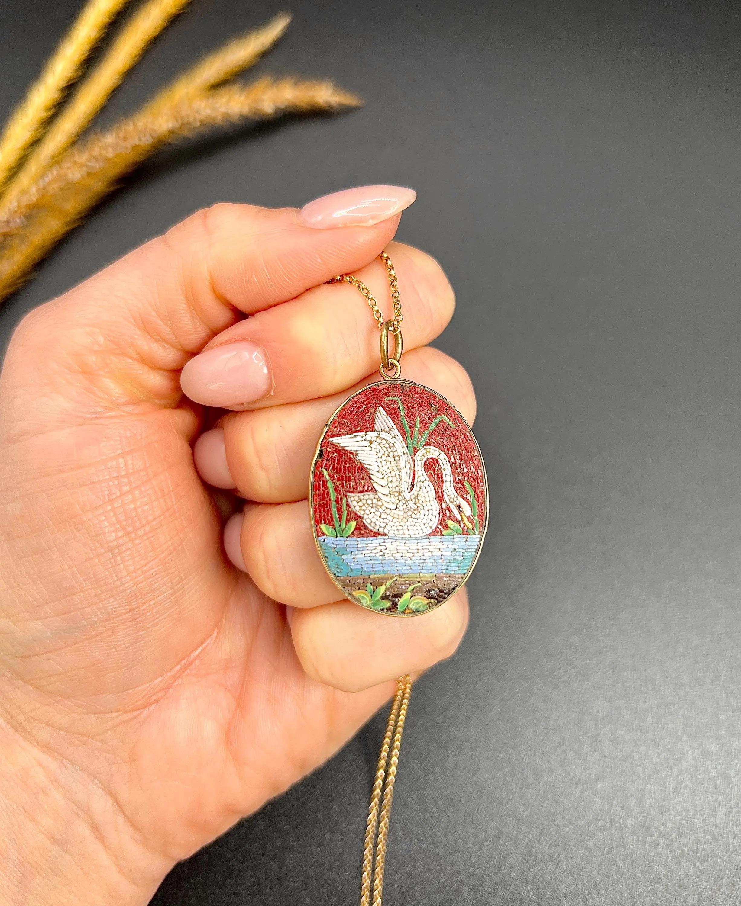Antique 9ct Gold, Victorian Micro Mosaic Swan Portrait Pendant In Good Condition For Sale In Brighton, GB