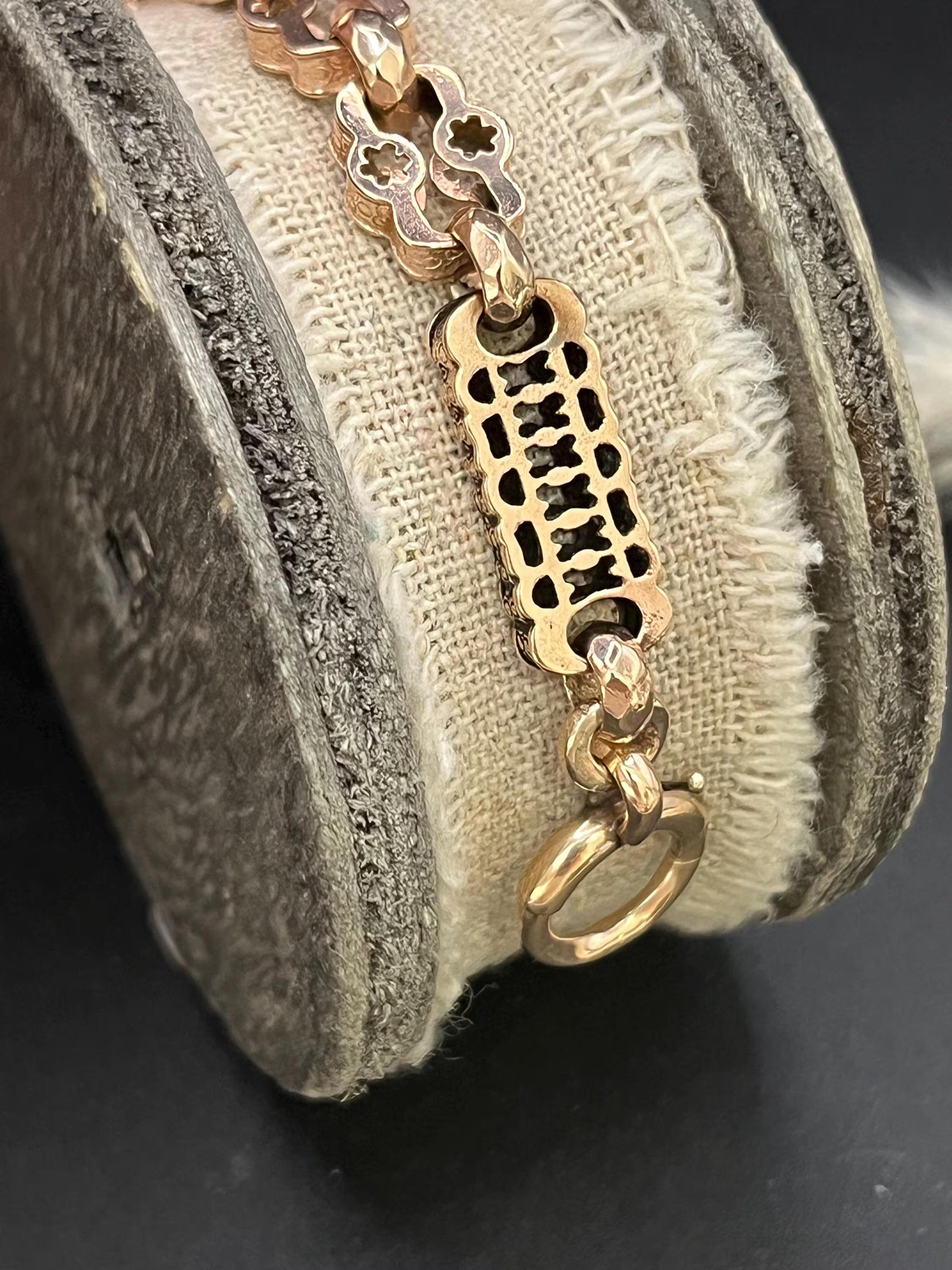 Edoardiano Antico estensore di catena a maglie ornate in oro 9ct vittoriano con anello a bullone  Chiusura a moschettone in vendita