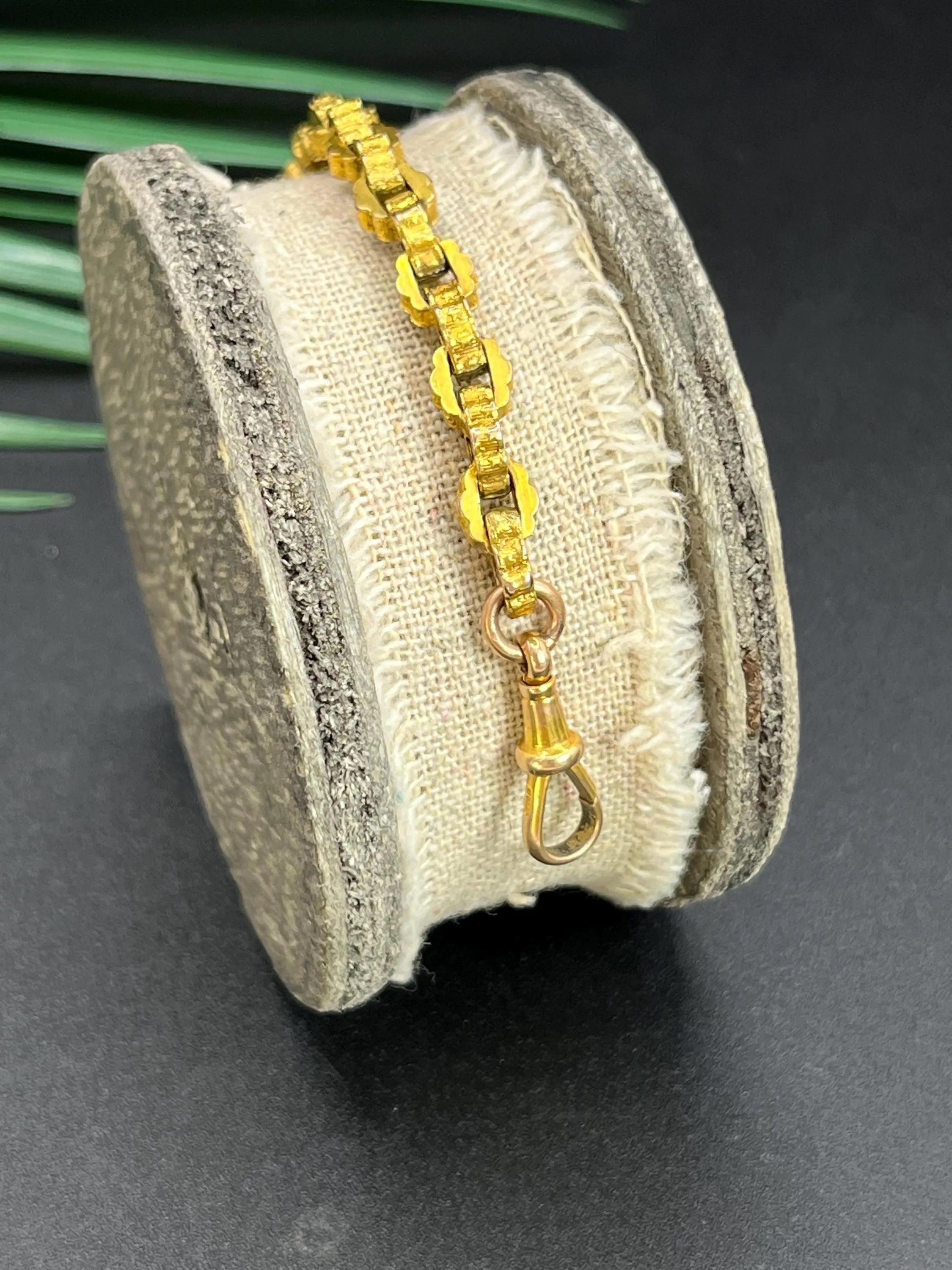 Women's or Men's Antique 9ct Gold Victorian Ornate Box Link Chain Extender with Swivel Clasp For Sale