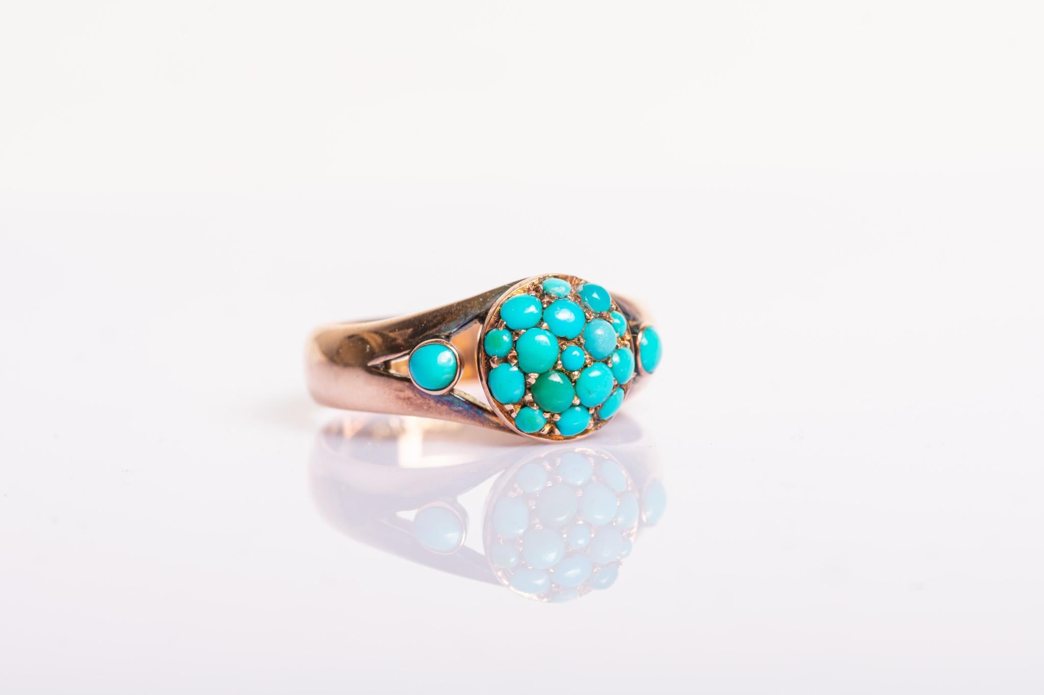 Antiker viktorianischer Türkis-Cluster-Ring aus 9 Karat Gold (Viktorianisch)