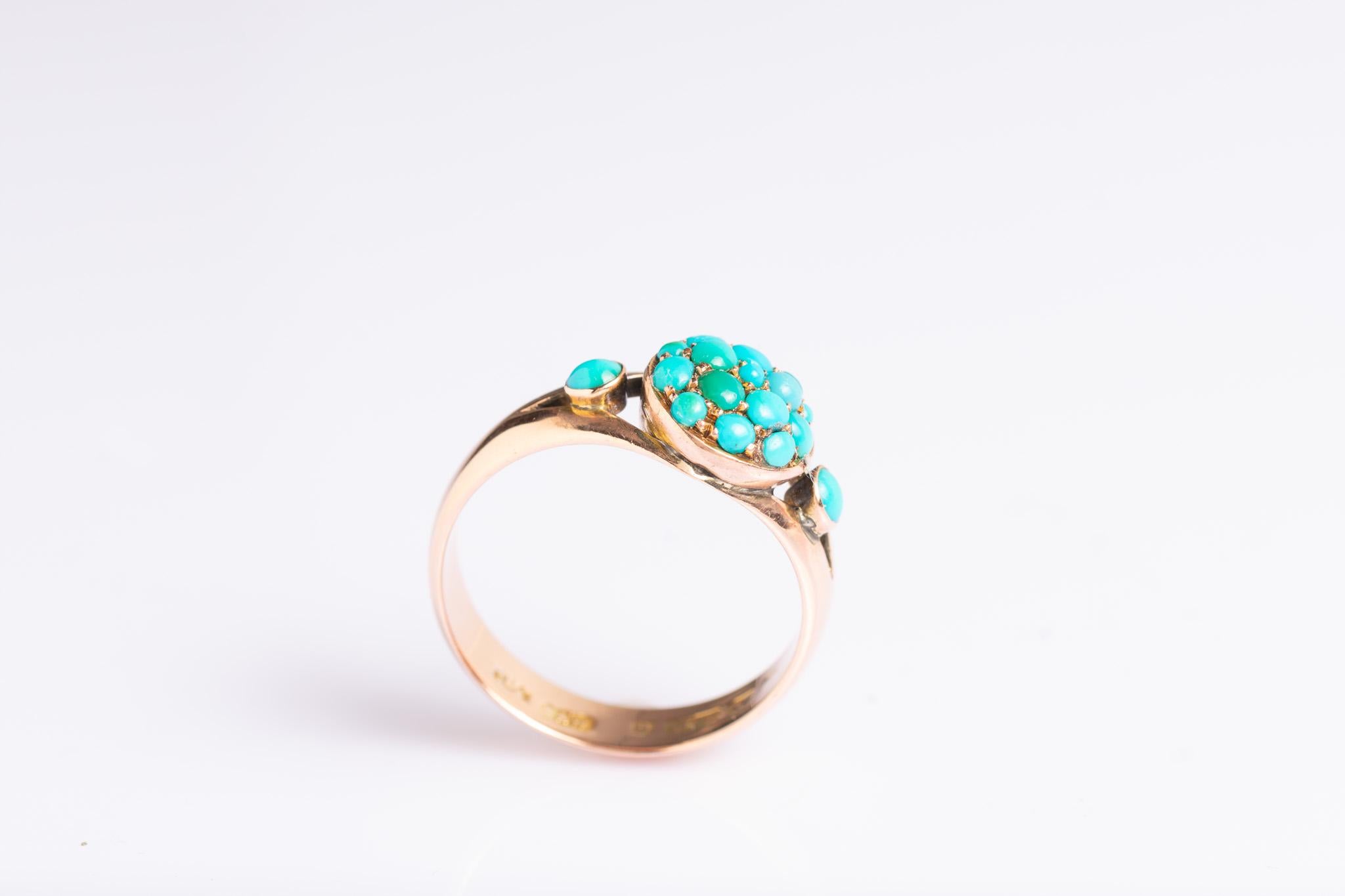 Antiker viktorianischer Türkis-Cluster-Ring aus 9 Karat Gold im Zustand „Gut“ im Angebot in Portland, England