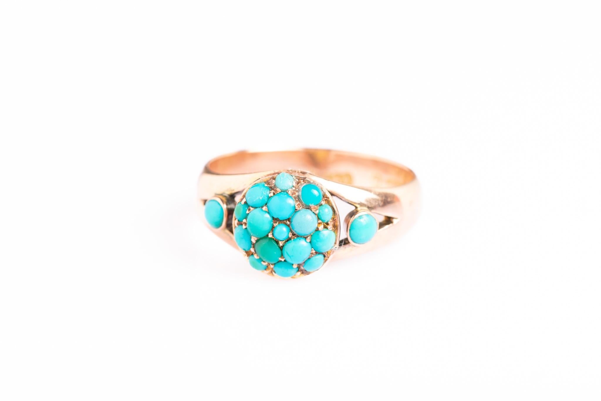 Antiker viktorianischer Türkis-Cluster-Ring aus 9 Karat Gold im Angebot 2