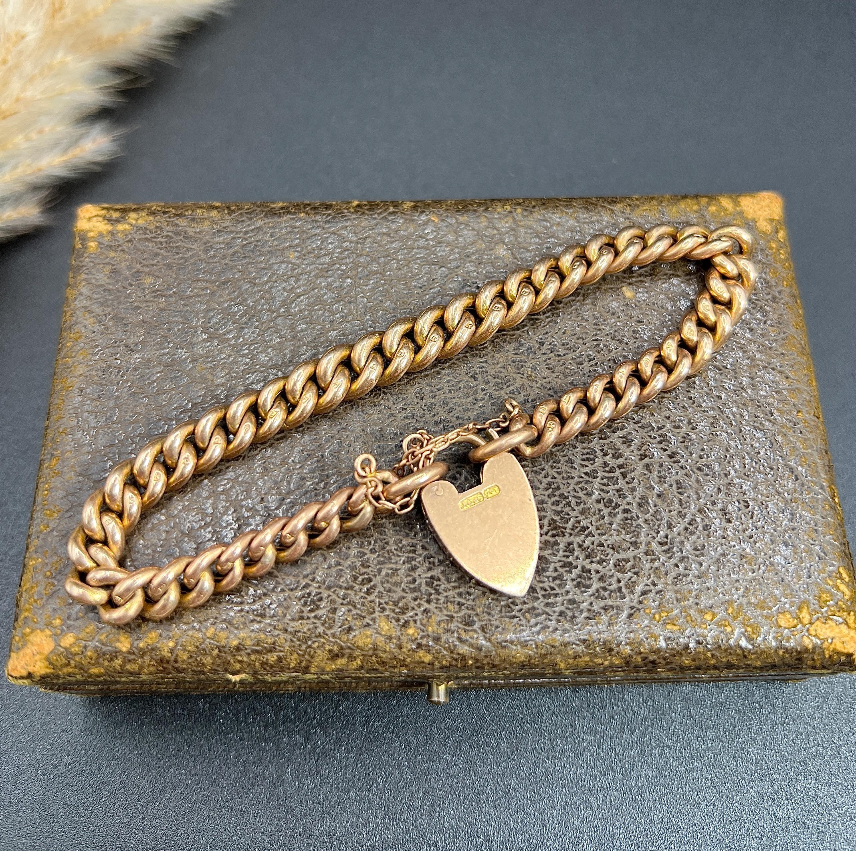 Antique 9ct Rose Gold, 1920s Curb Link Bracelet with Heart Padlock Clasp In Good Condition For Sale In Brighton, GB
