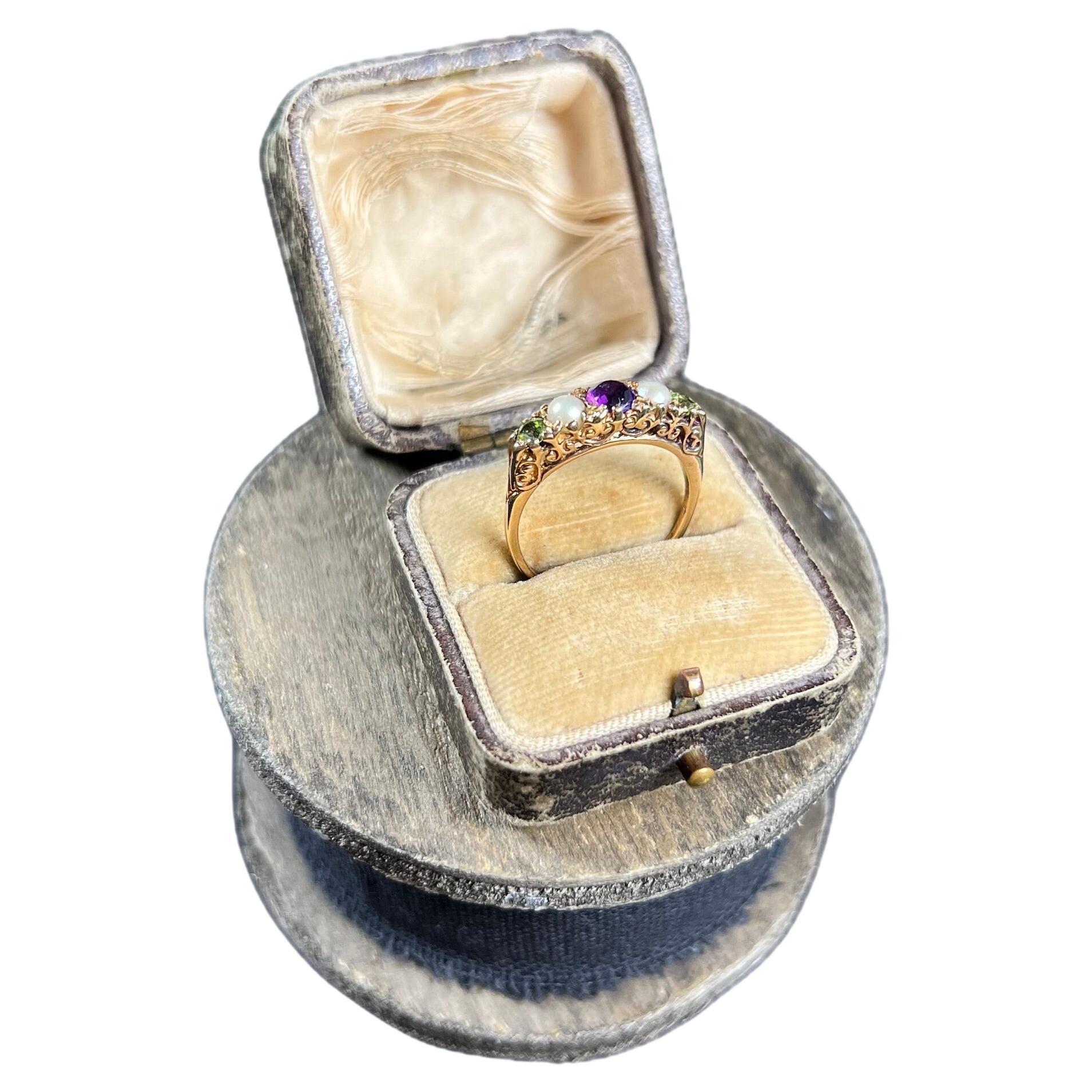 Antiker Suffragette-Ring aus 9 Karat Roségold mit Amethyst, Perle und Peridot im Angebot