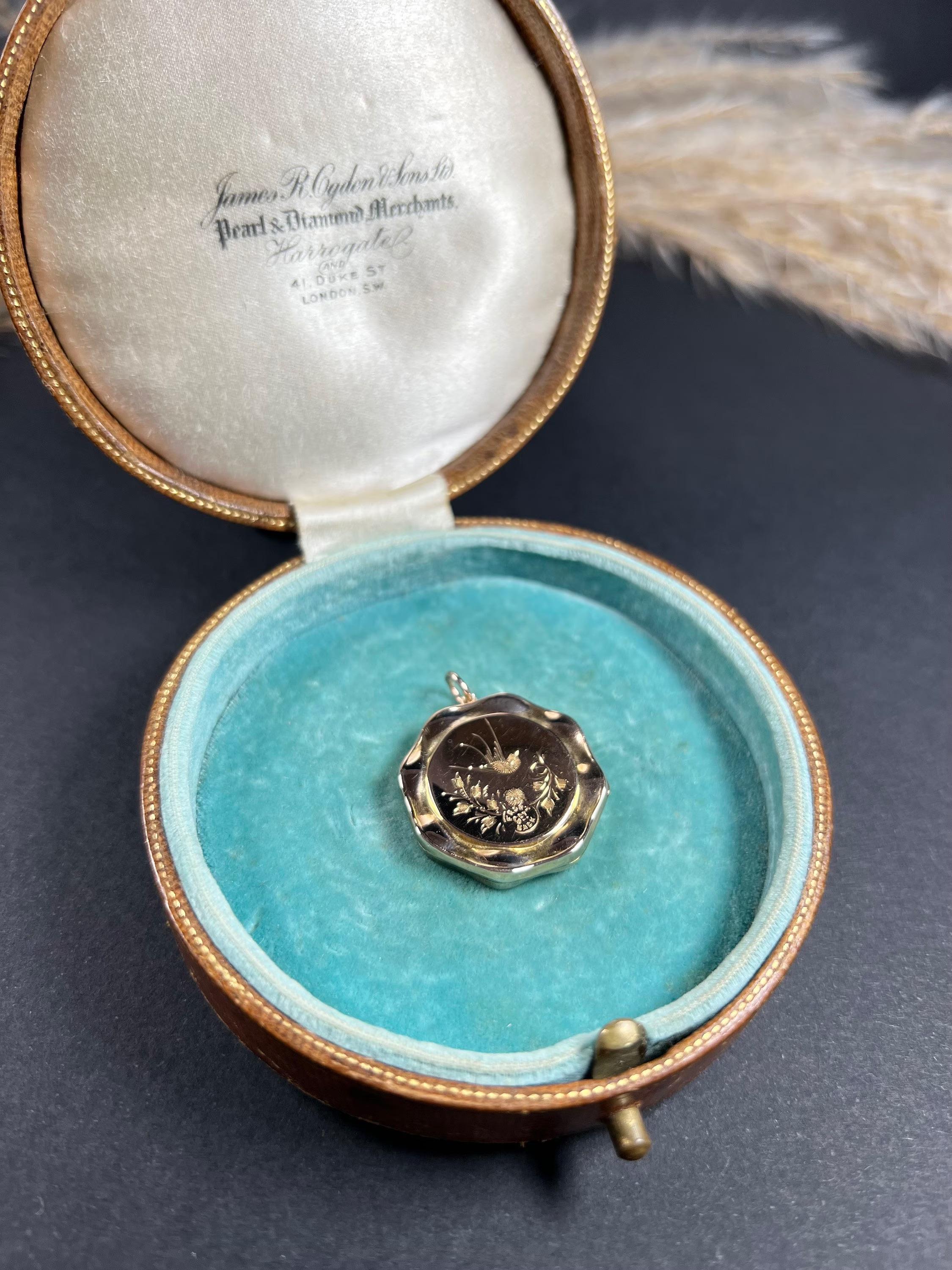 Antique 9ct Rose Gold Back & Front Edwardian Round Swallow Locket 2