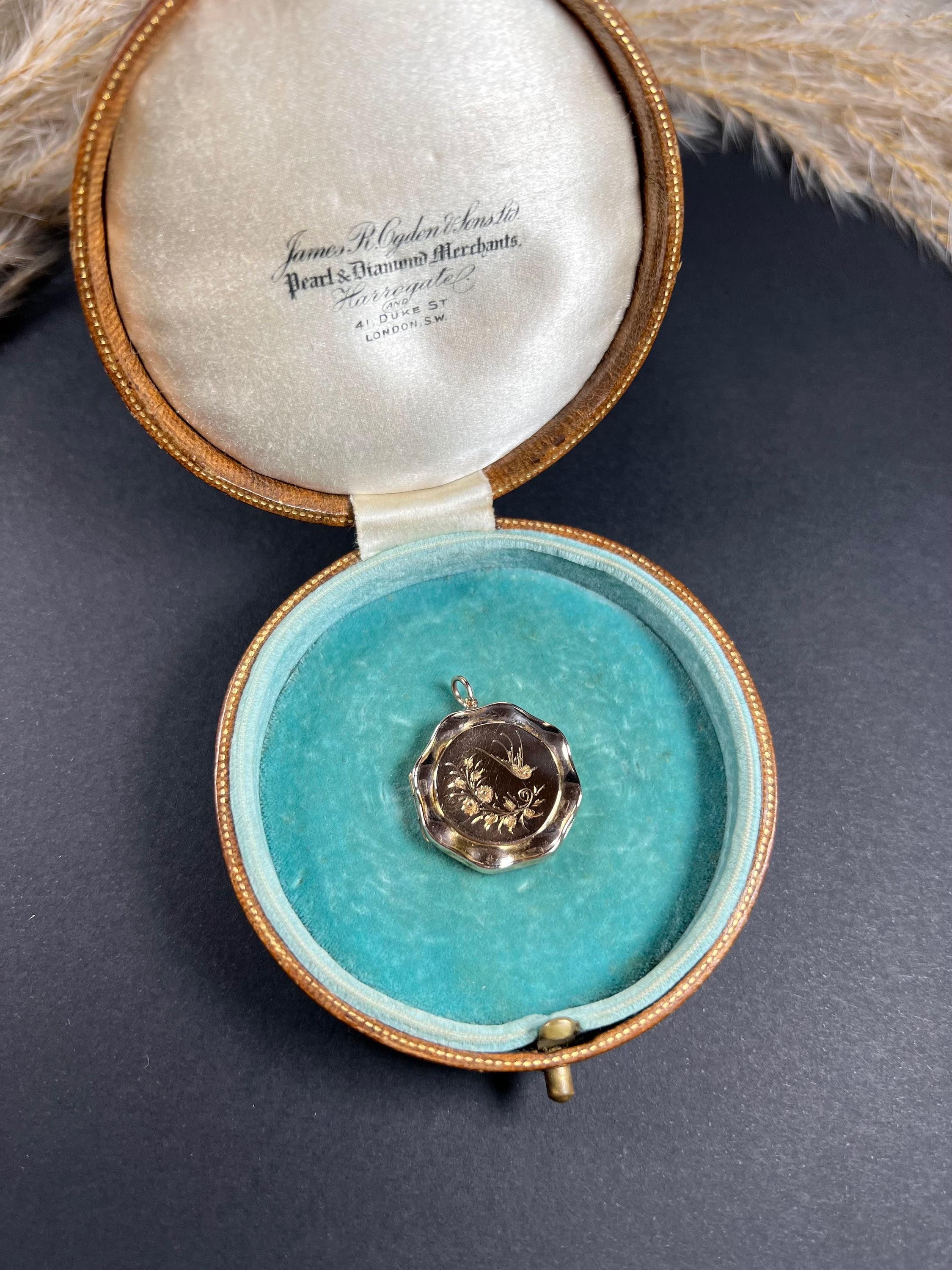 Antique 9ct Rose Gold Back & Front Edwardian Round Swallow Locket 3